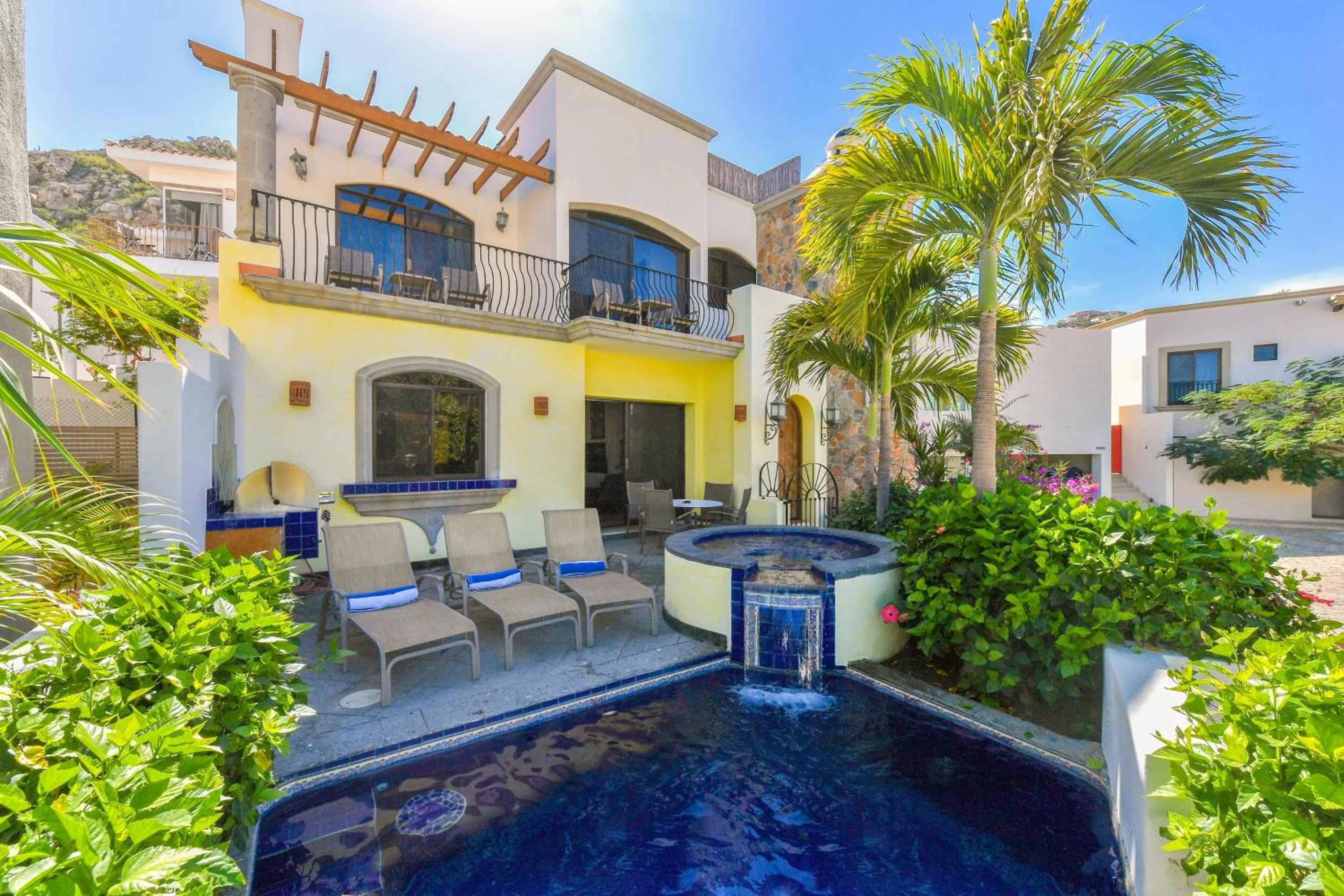 Villa de Tres Hermanas by Cabo Villas