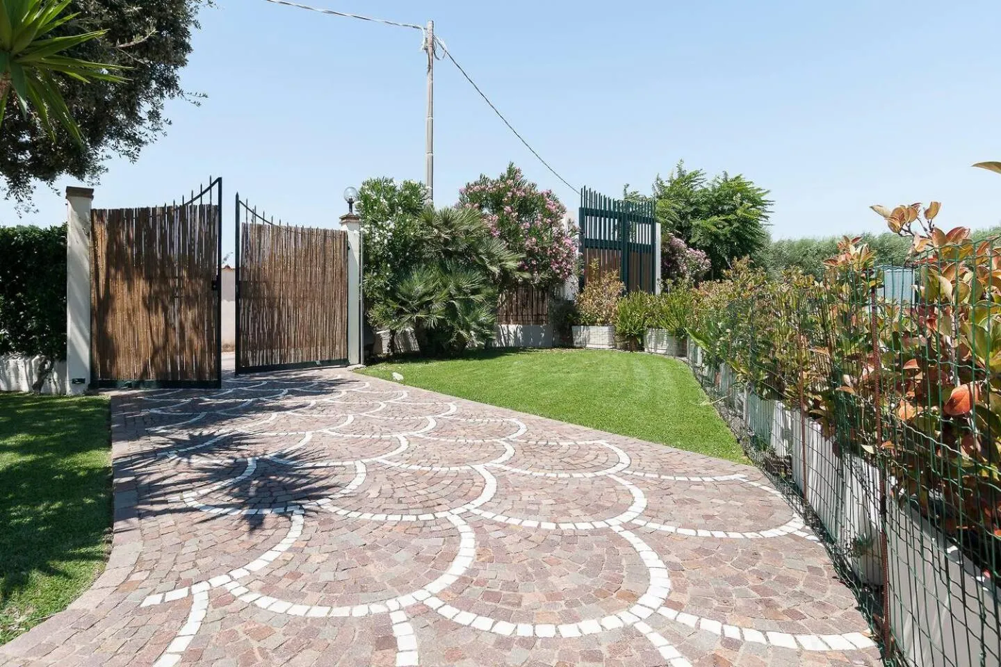 Property building in Villa LA CESA & Villino LA CASETTA Holiday Houses CON JACUZZI