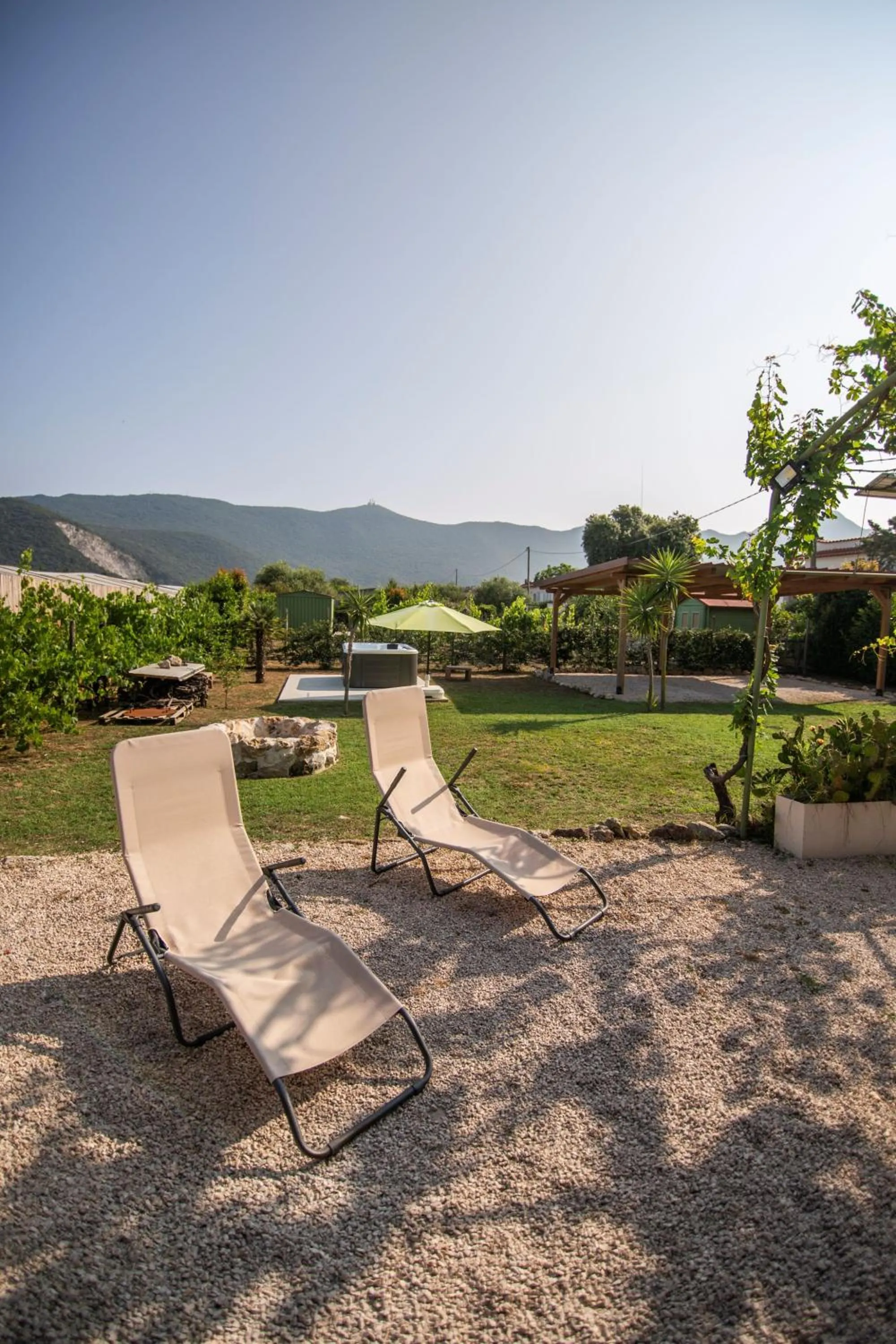 Spring in Villa LA CESA & Villino LA CASETTA Holiday Houses CON JACUZZI