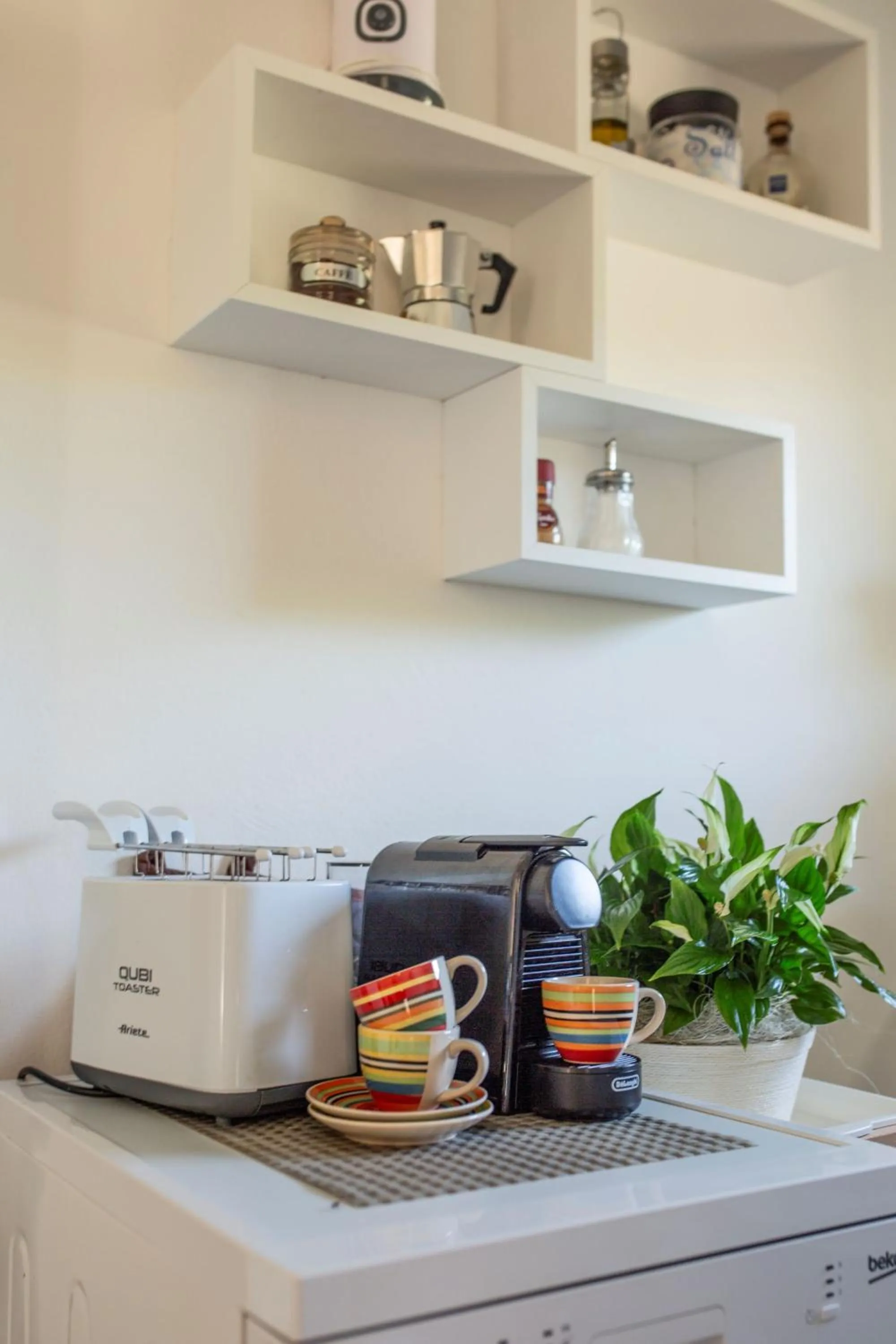 Coffee/tea facilities in Villa LA CESA & Villino LA CASETTA Holiday Houses CON JACUZZI