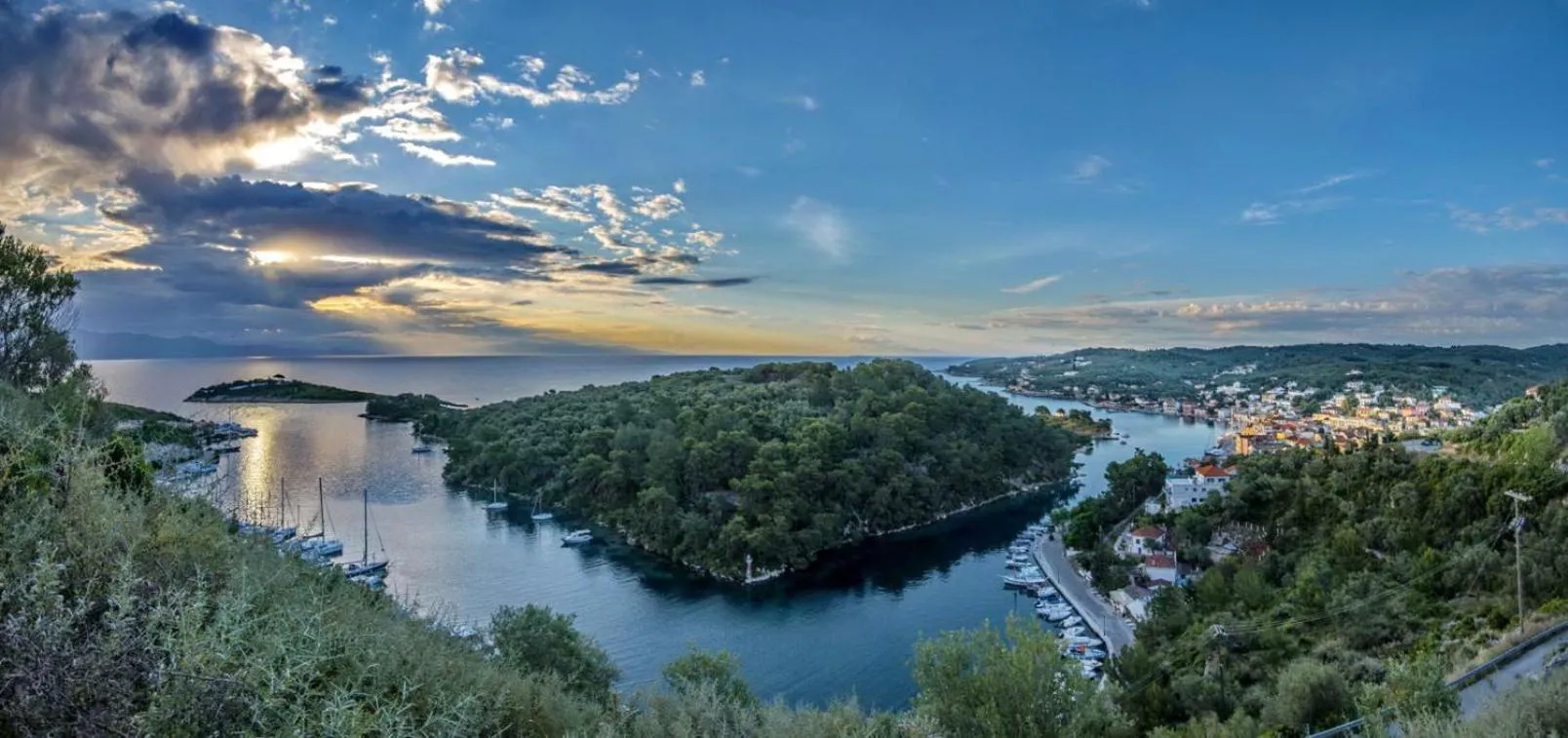 Natural landscape in Avra