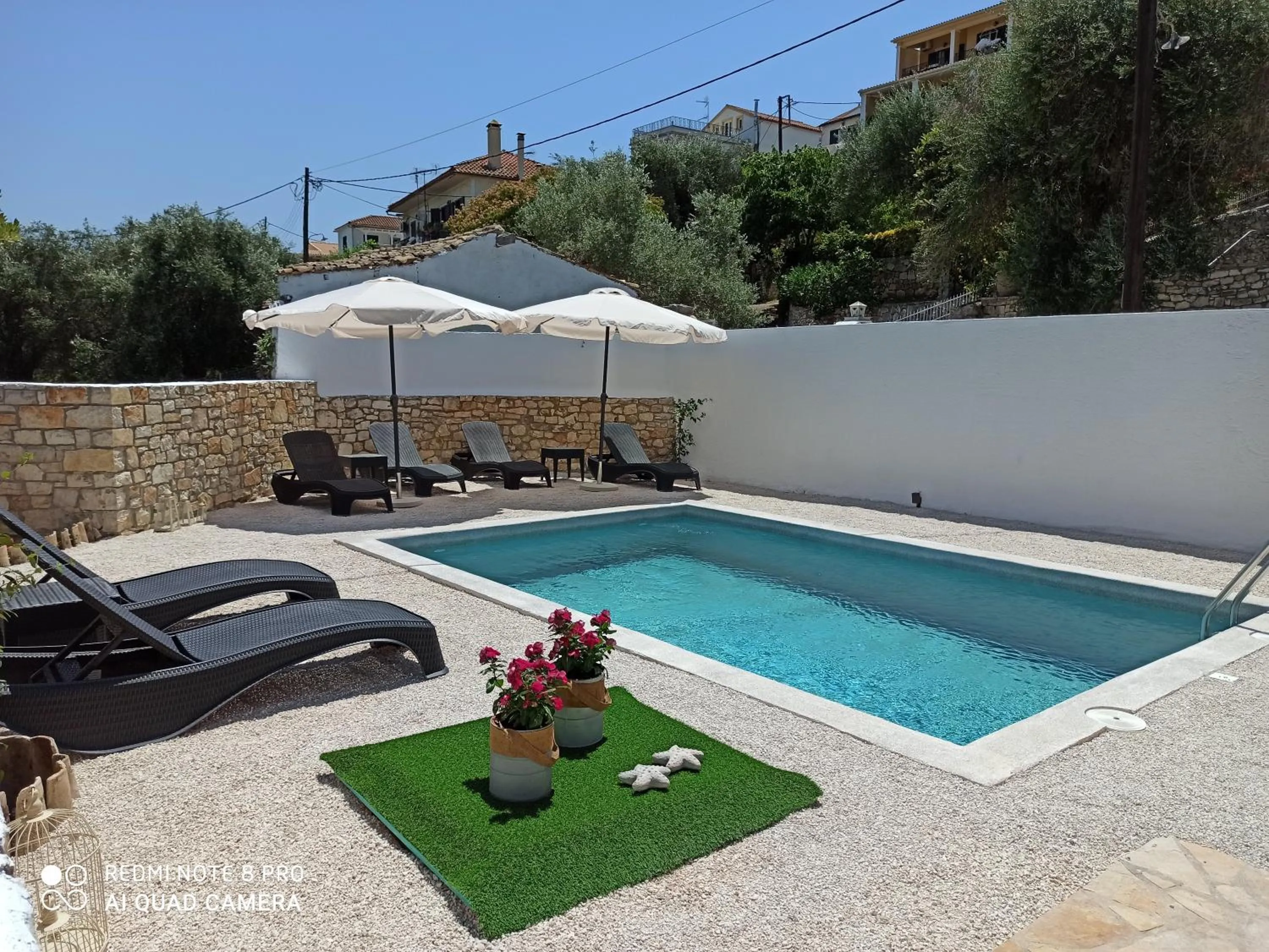 Swimming pool in Avra