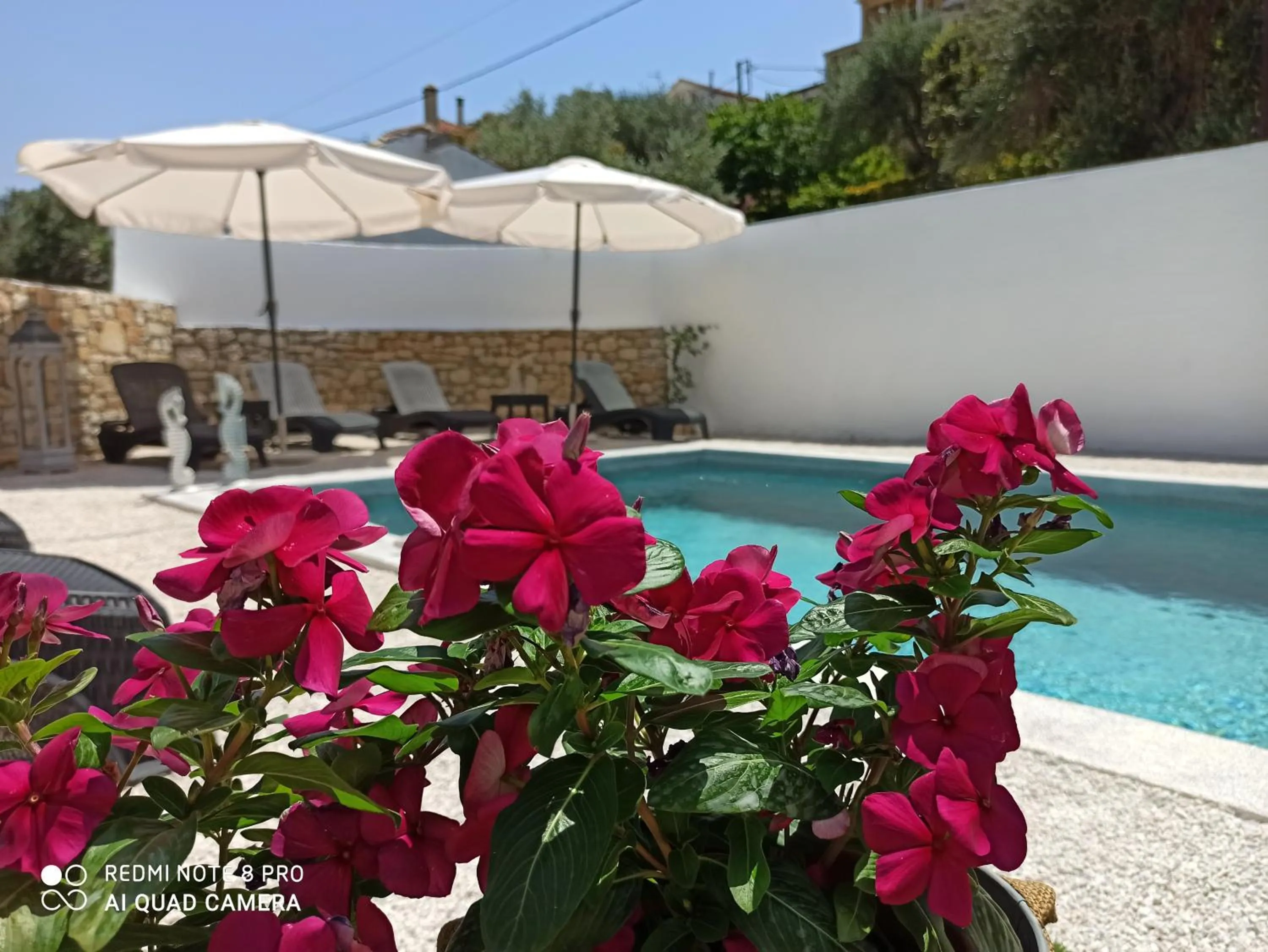Swimming pool in Avra