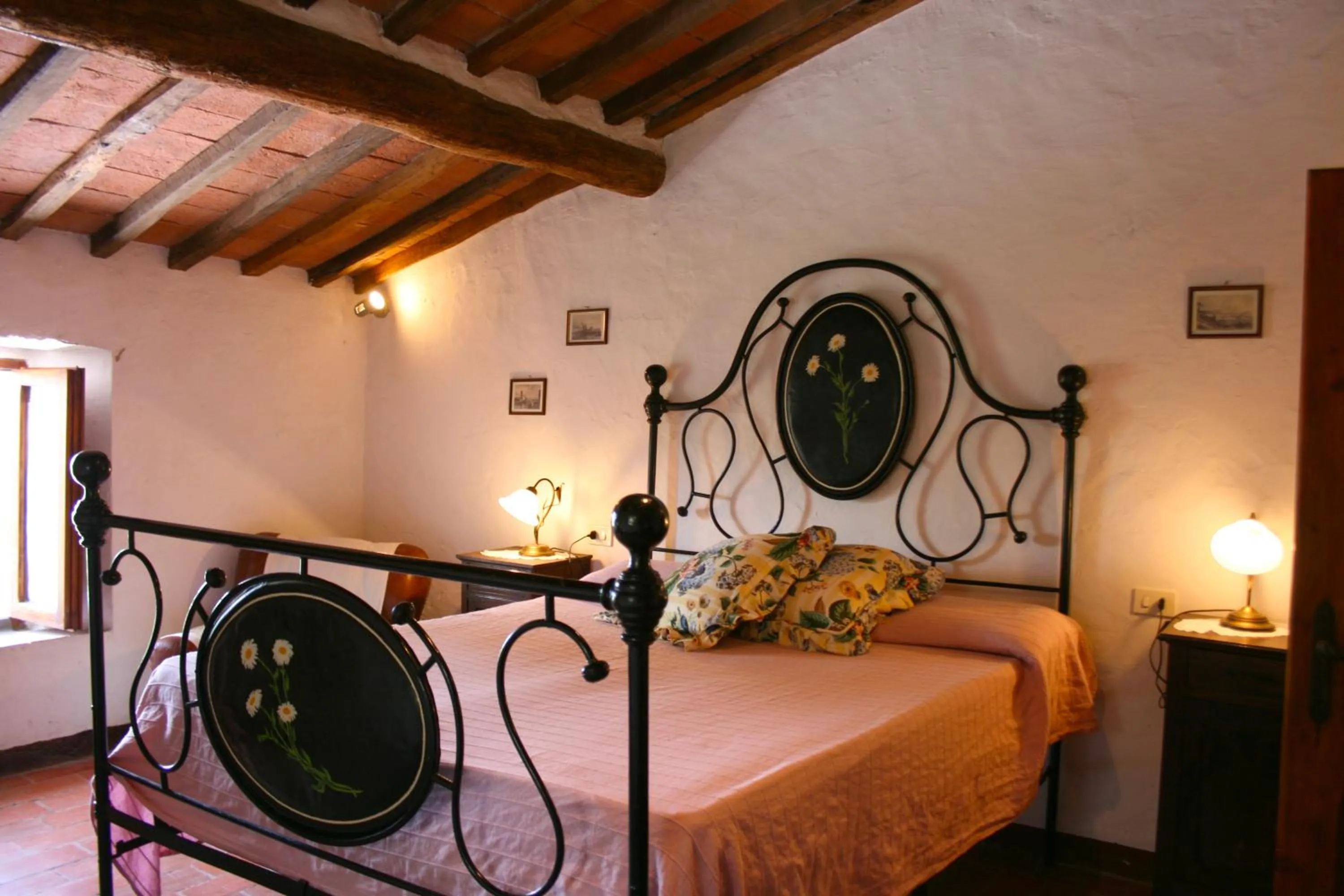 Bedroom, Bed in San Eusebio