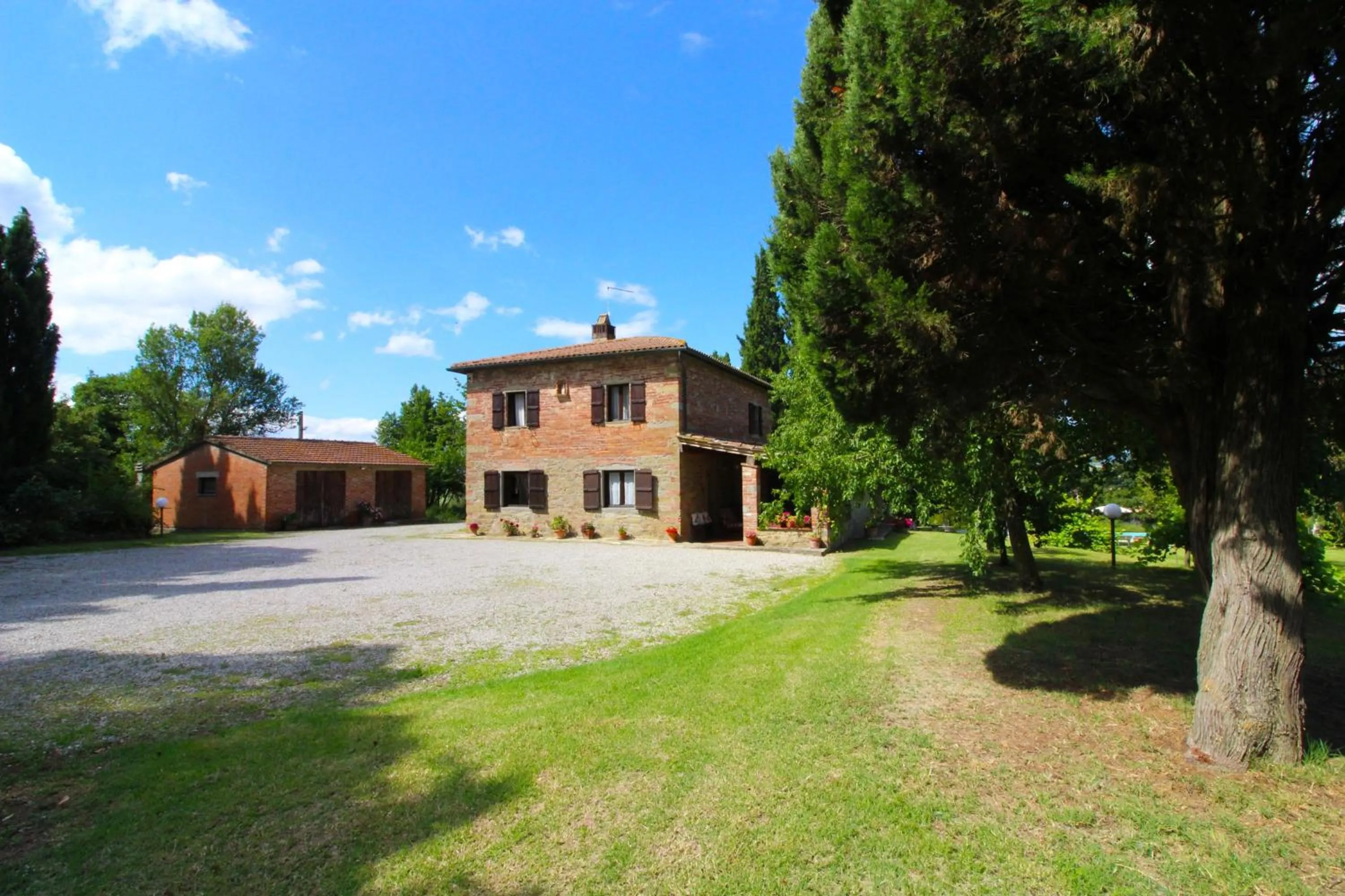 Property building in Villa Cecilia