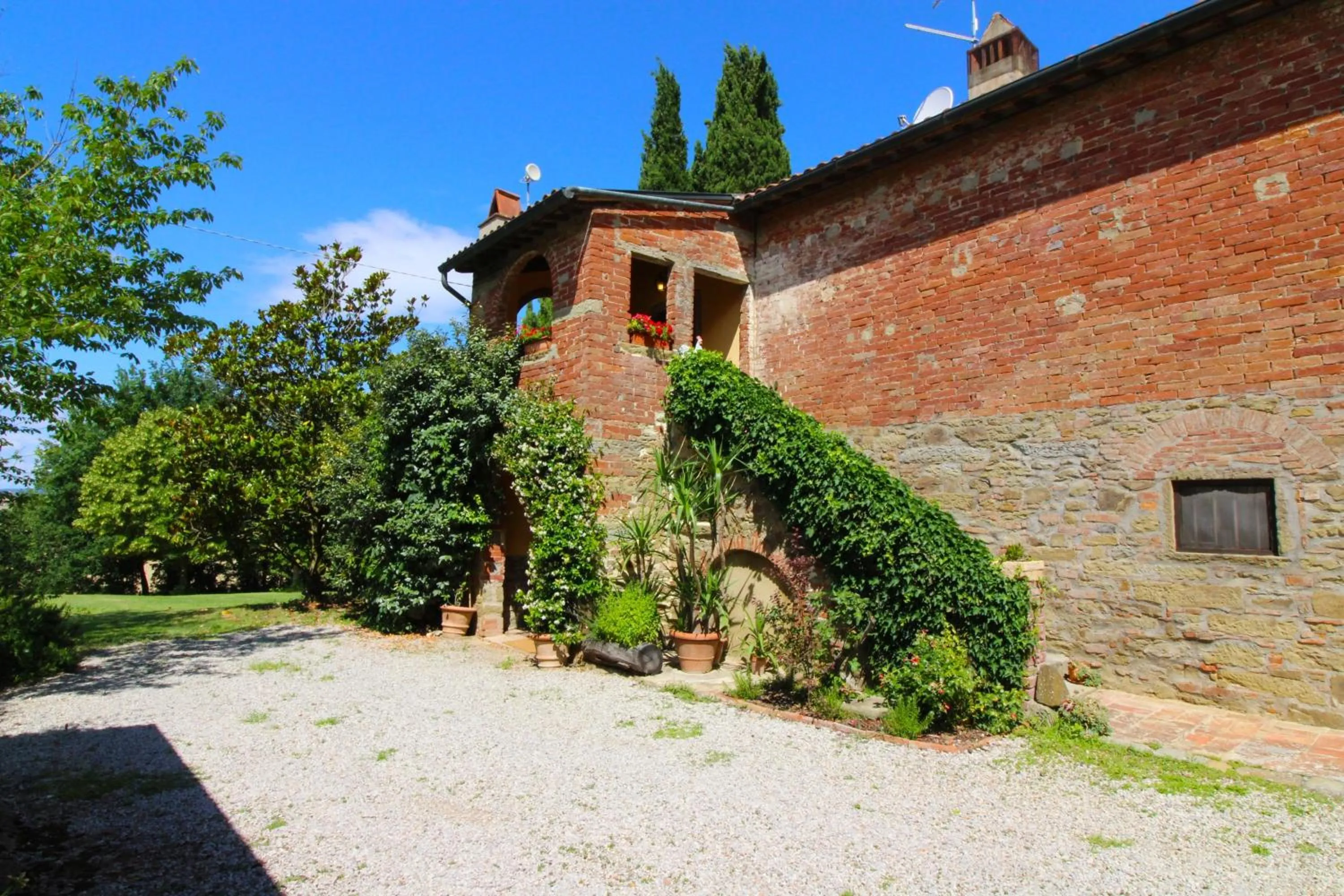 Property building in Villa Cecilia