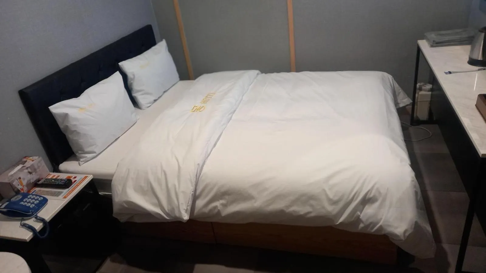 Mong Motel