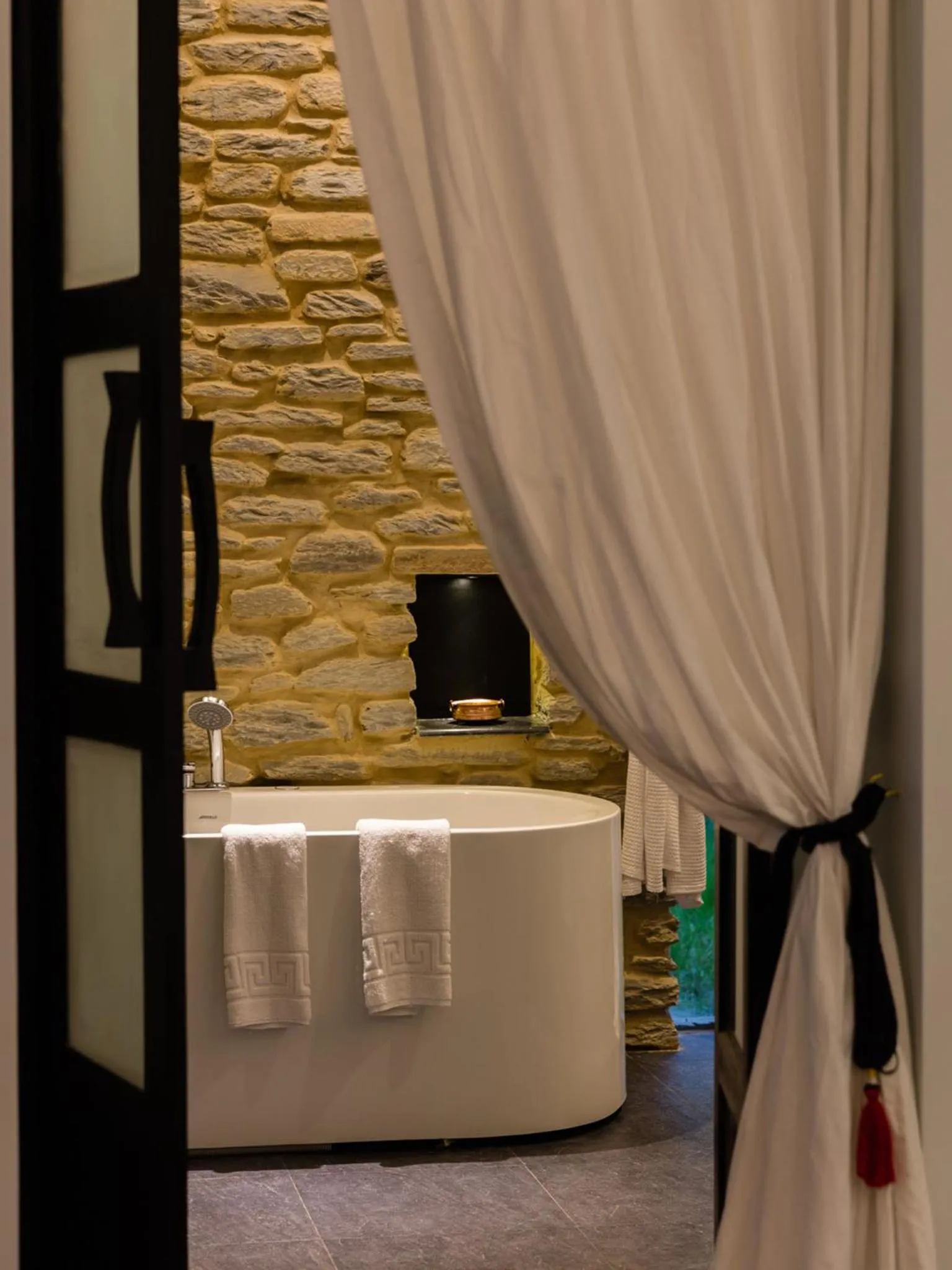 Bathroom in The Pavilions Himalayas The Farm