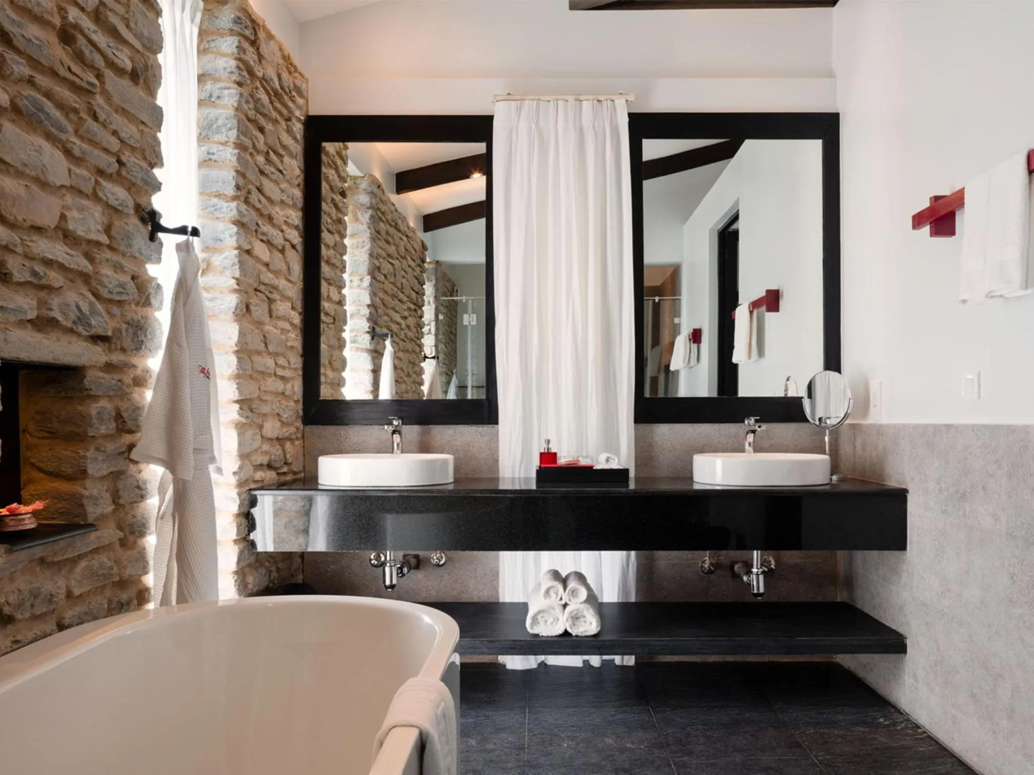 Bathroom in The Pavilions Himalayas The Farm