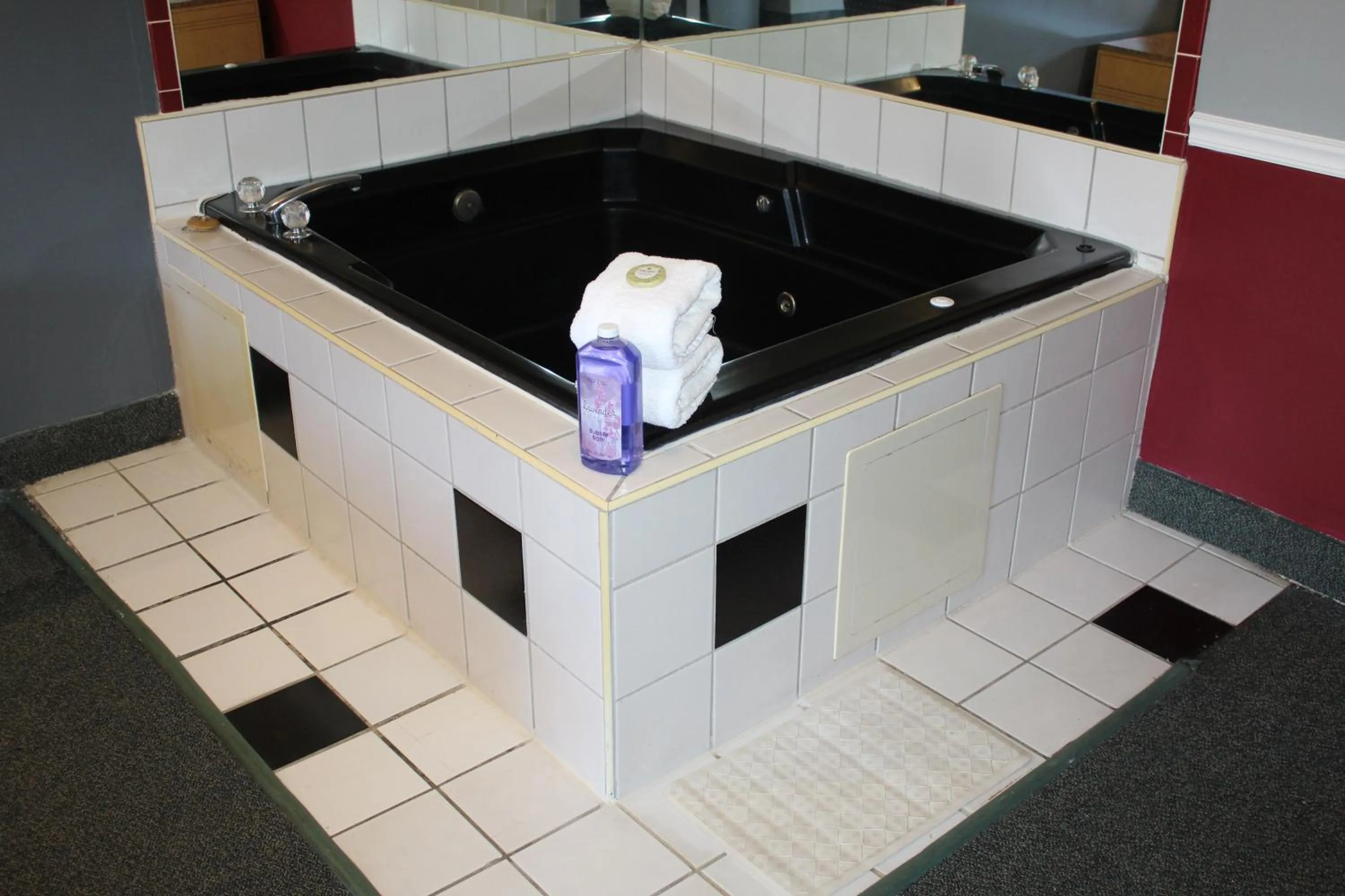 Hot Tub in Liberty Inn Absecon Atlantic City