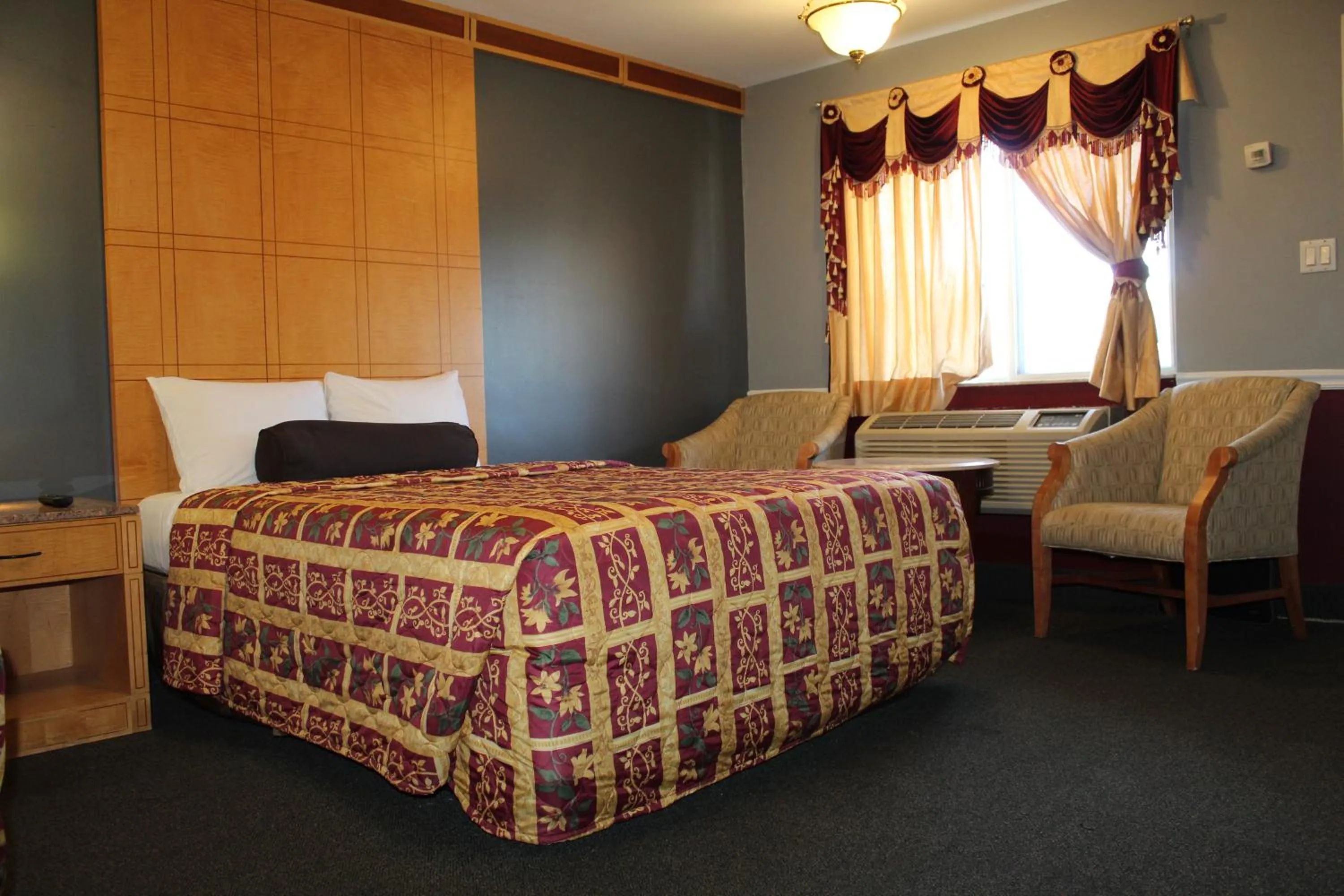 Bed in Liberty Inn Absecon Atlantic City