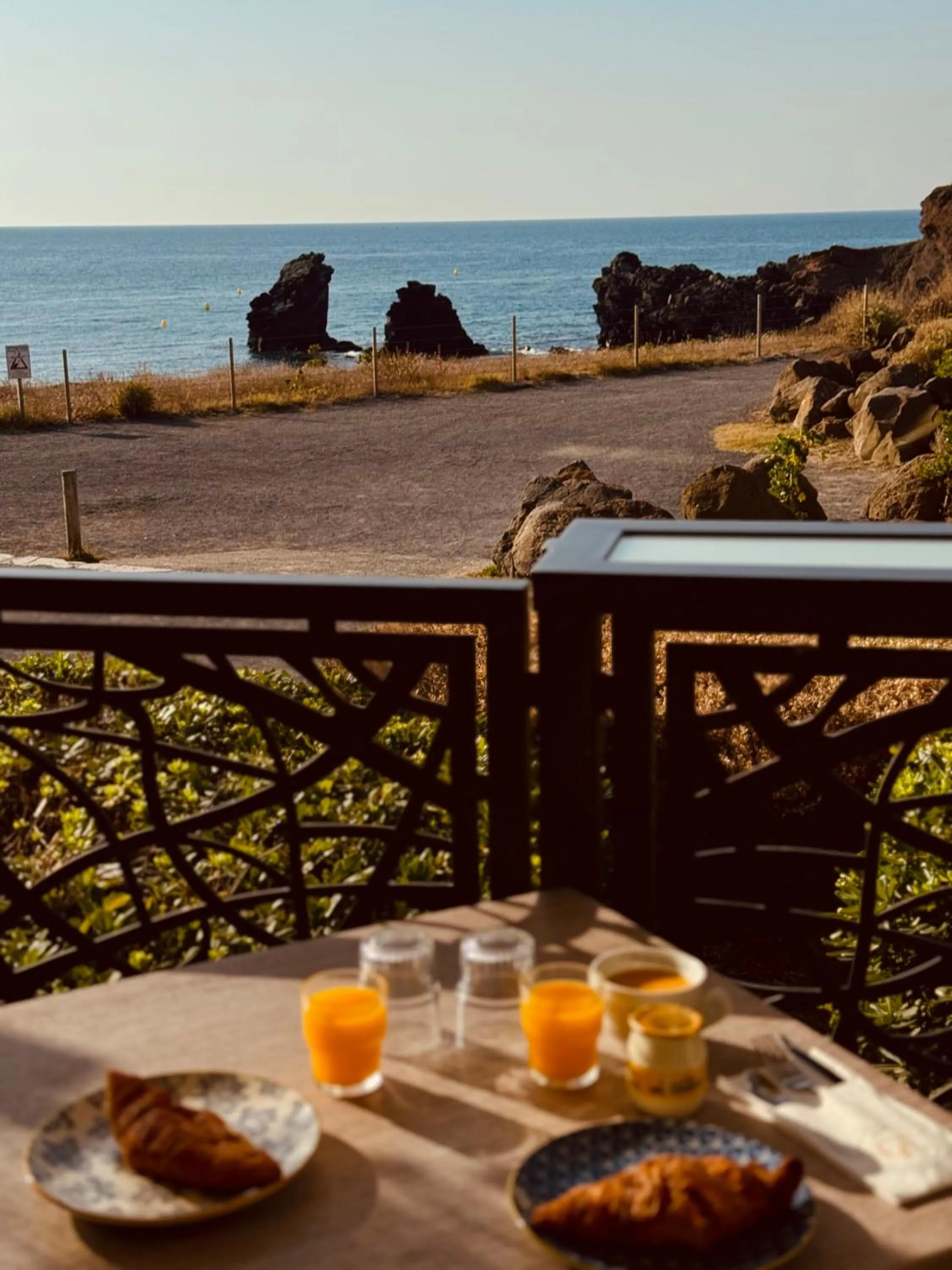 Breakfast in Hôtel La Grande Conque