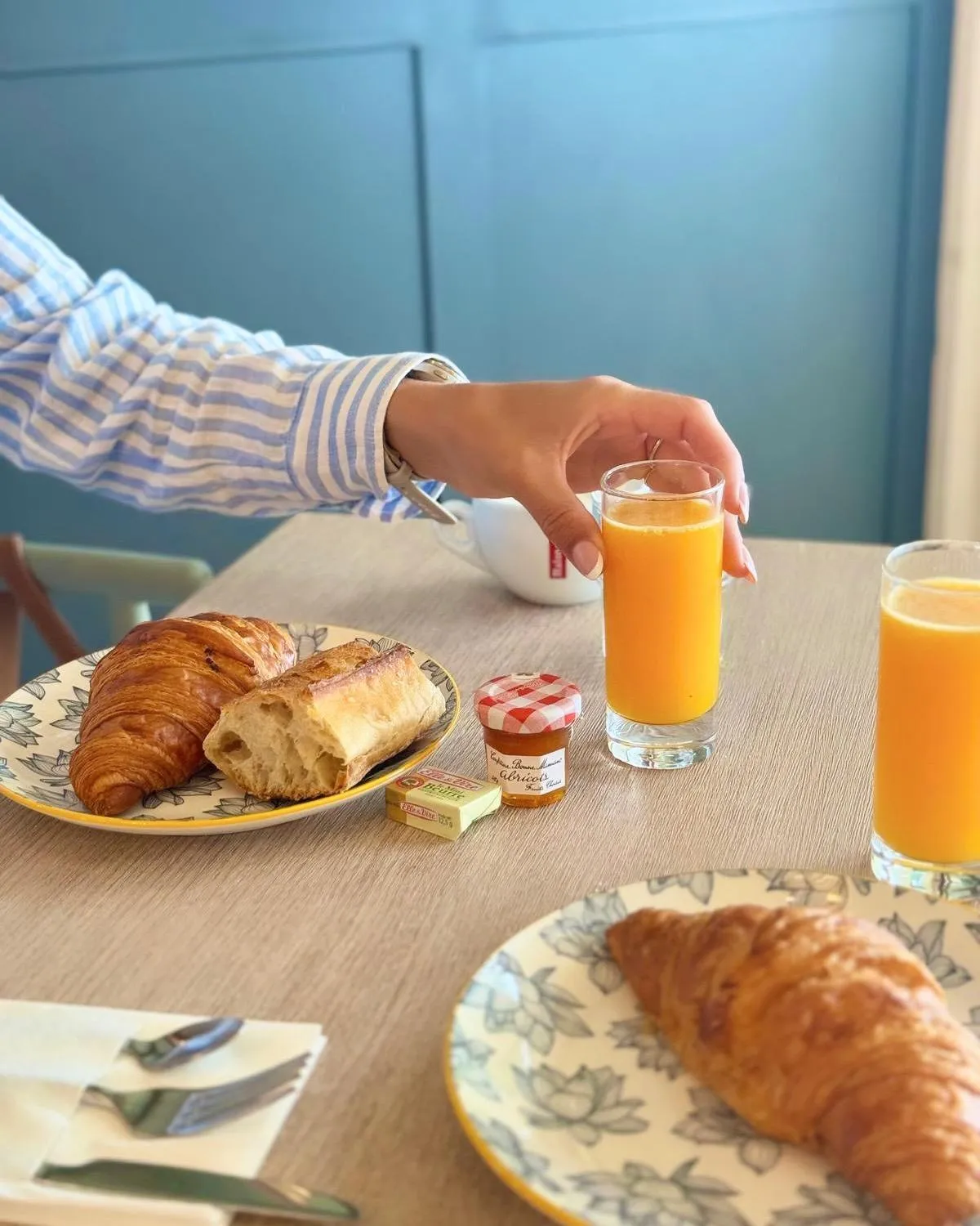 Breakfast in Hôtel La Grande Conque