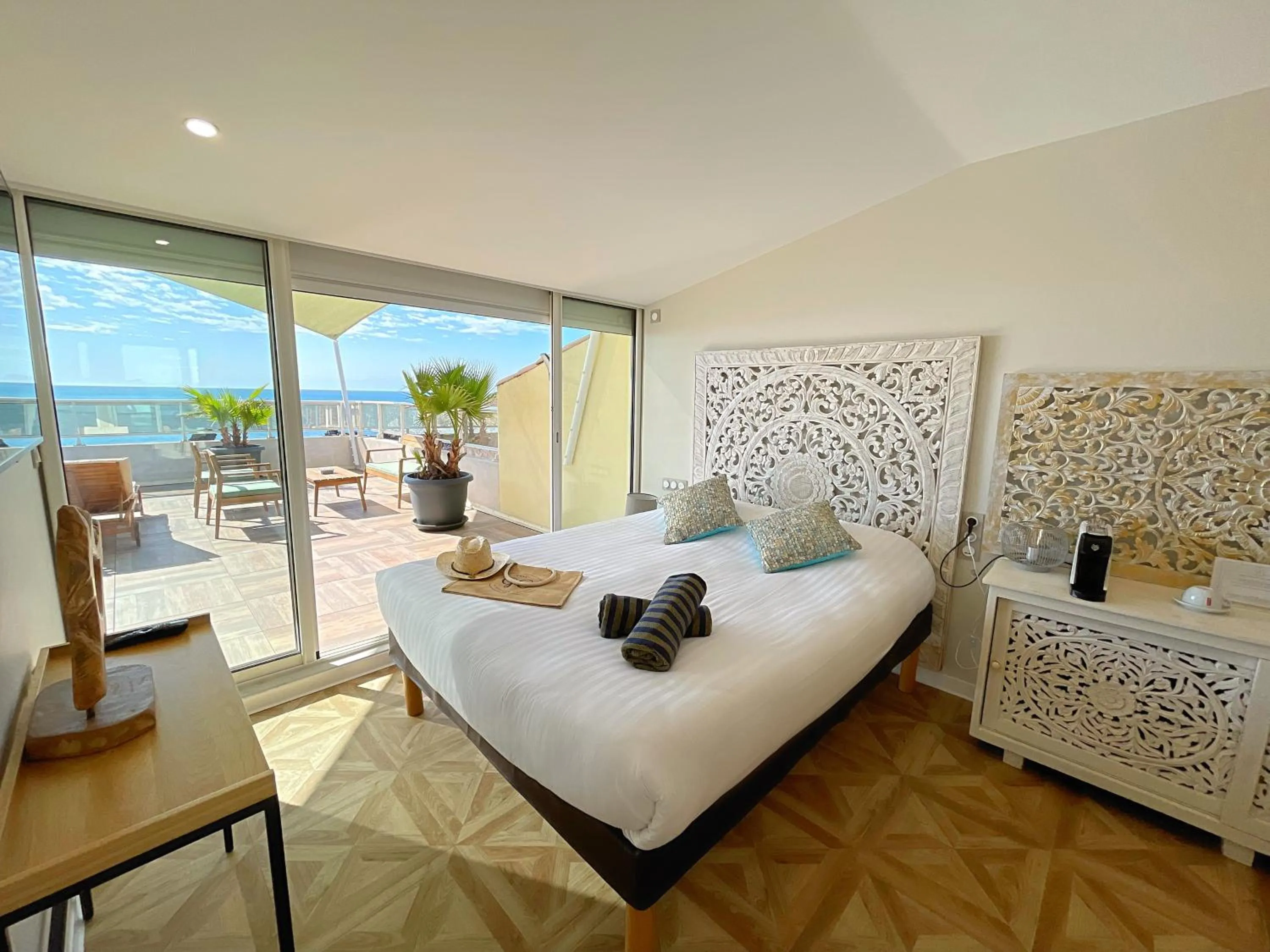 Photo of the whole room, Bed in Hôtel La Grande Conque