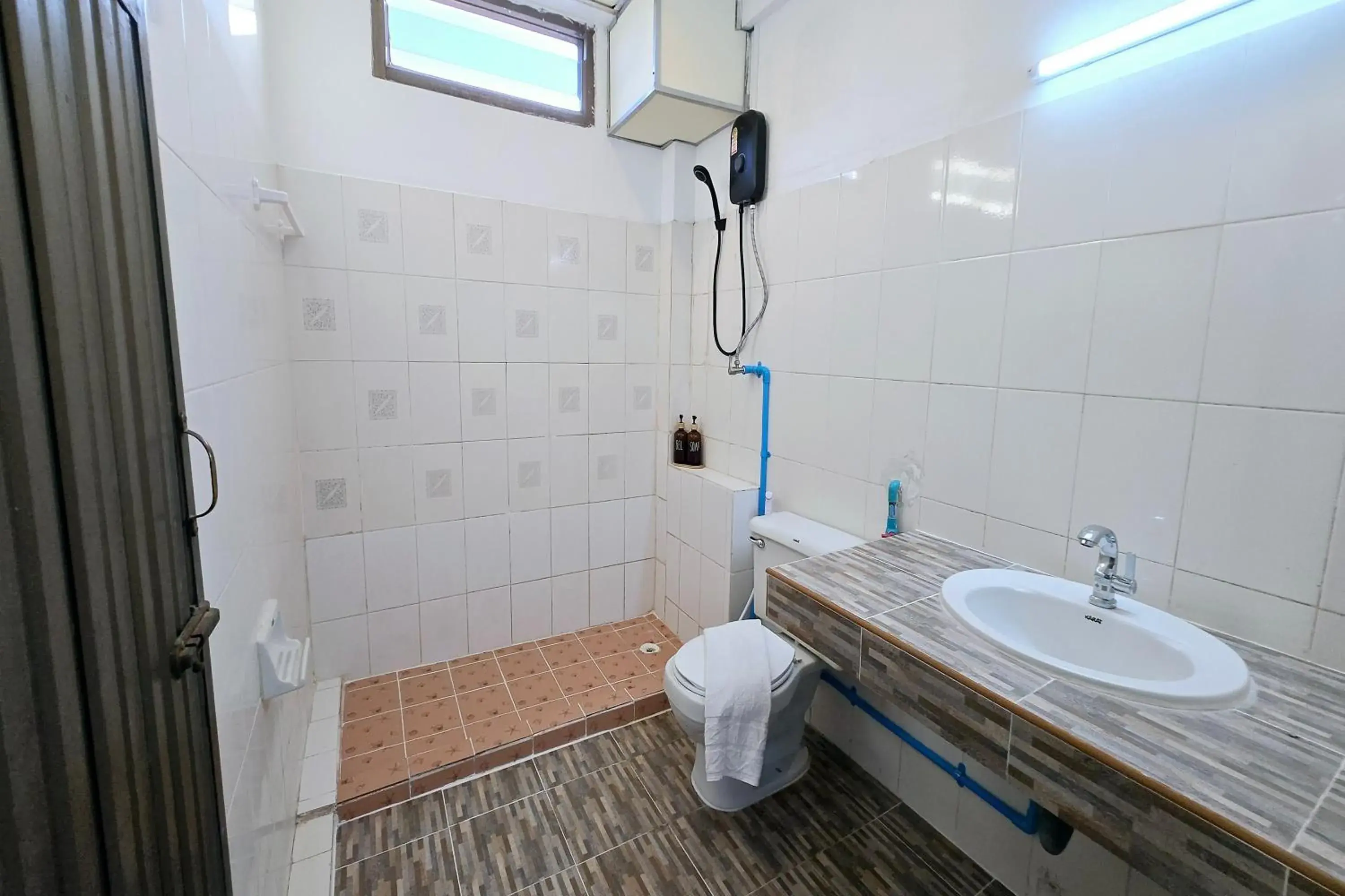 Bathroom in MT Friend Home & Hostel Bathroom in MT Friend Home & Hostel