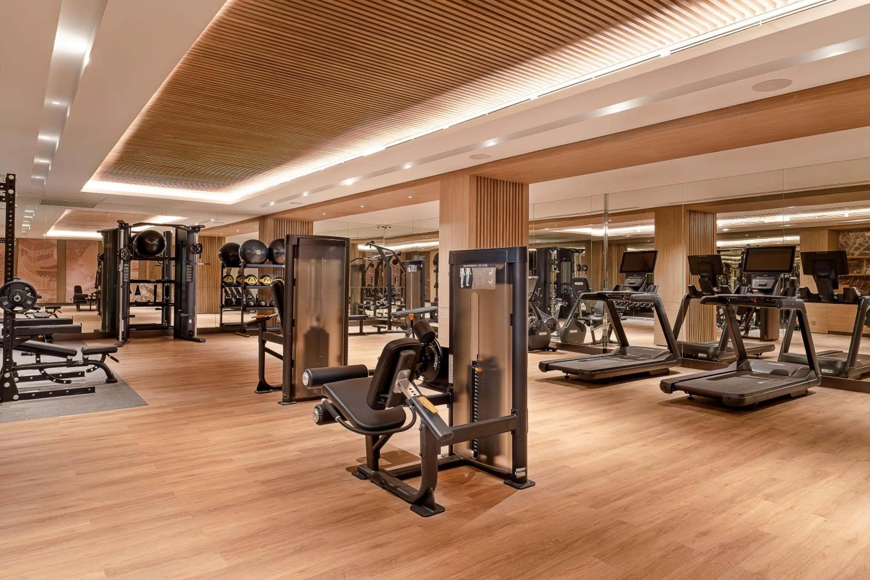 Fitness centre/facilities in Dusit Le Palais Tu Hoa Hanoi
