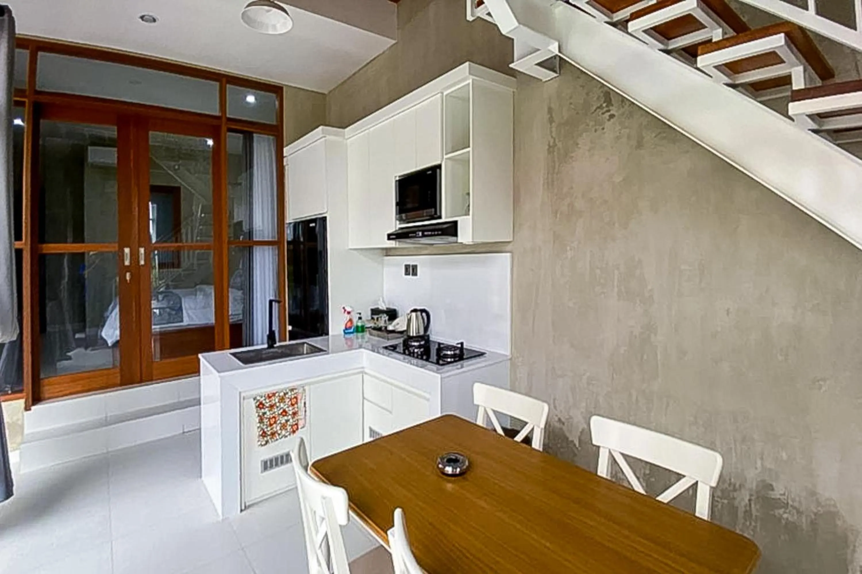 Kitchen or kitchenette in Hirosima House Bali by The Lavana