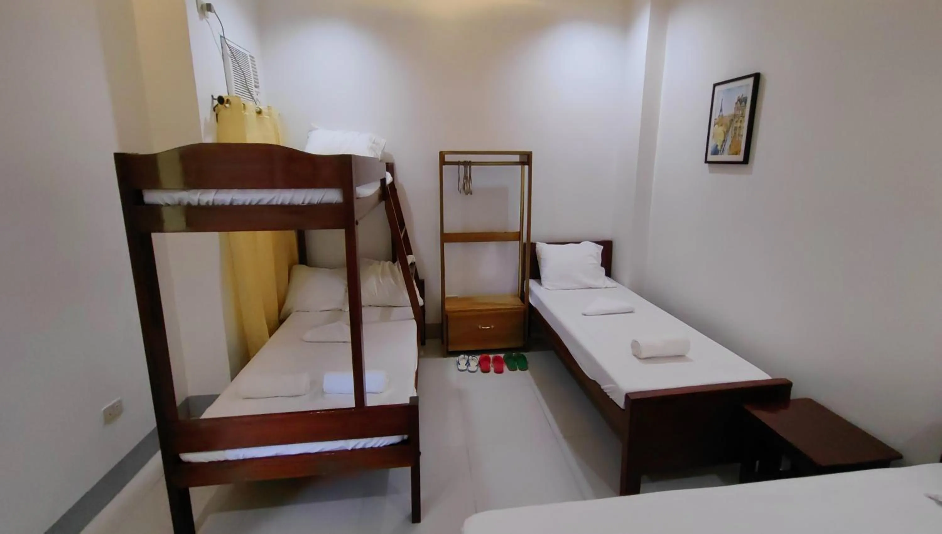 Photo of the whole room, Bed in Pring Pension House Puerto Princesa