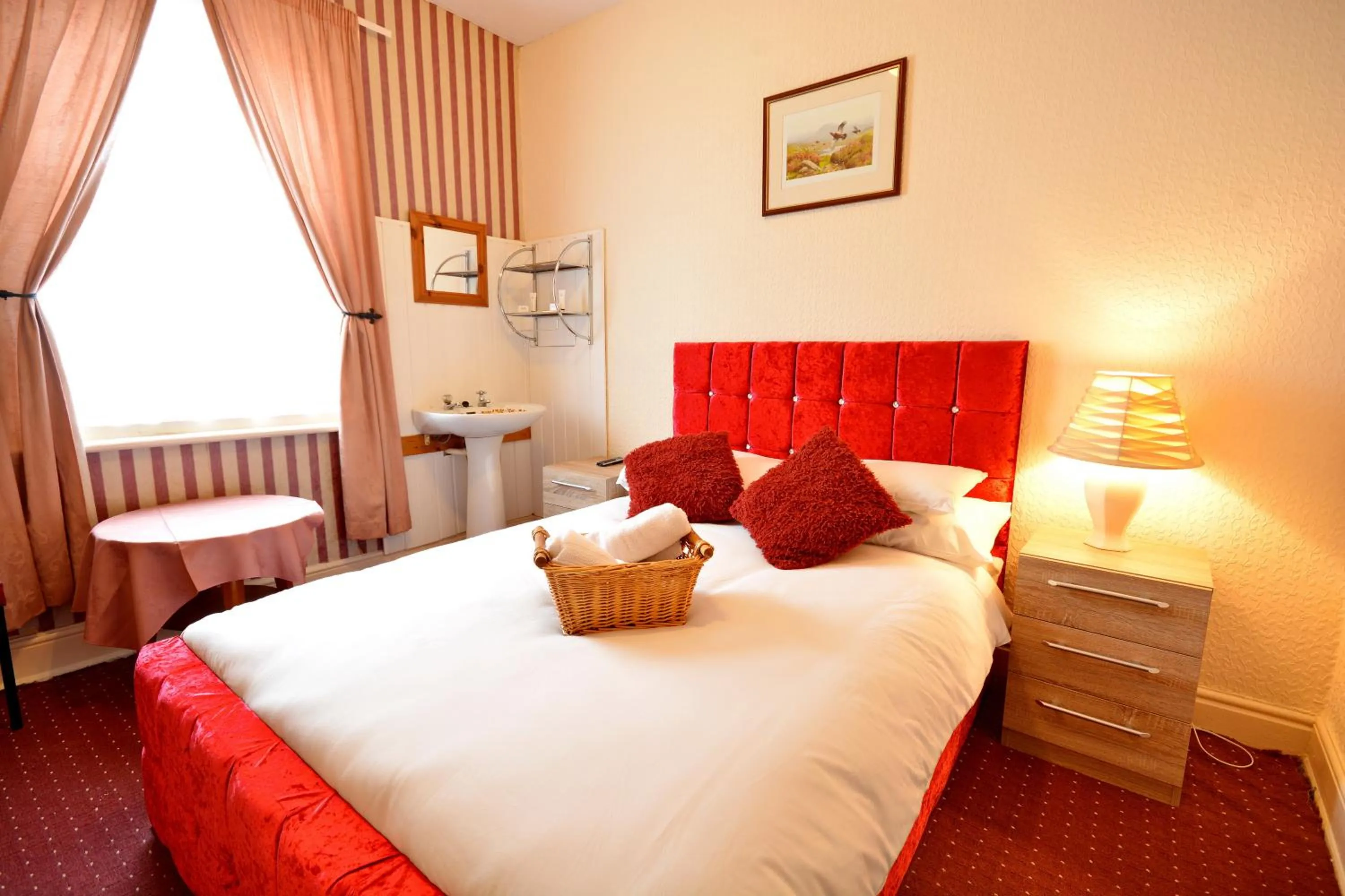 Bed in The Derby Hotel