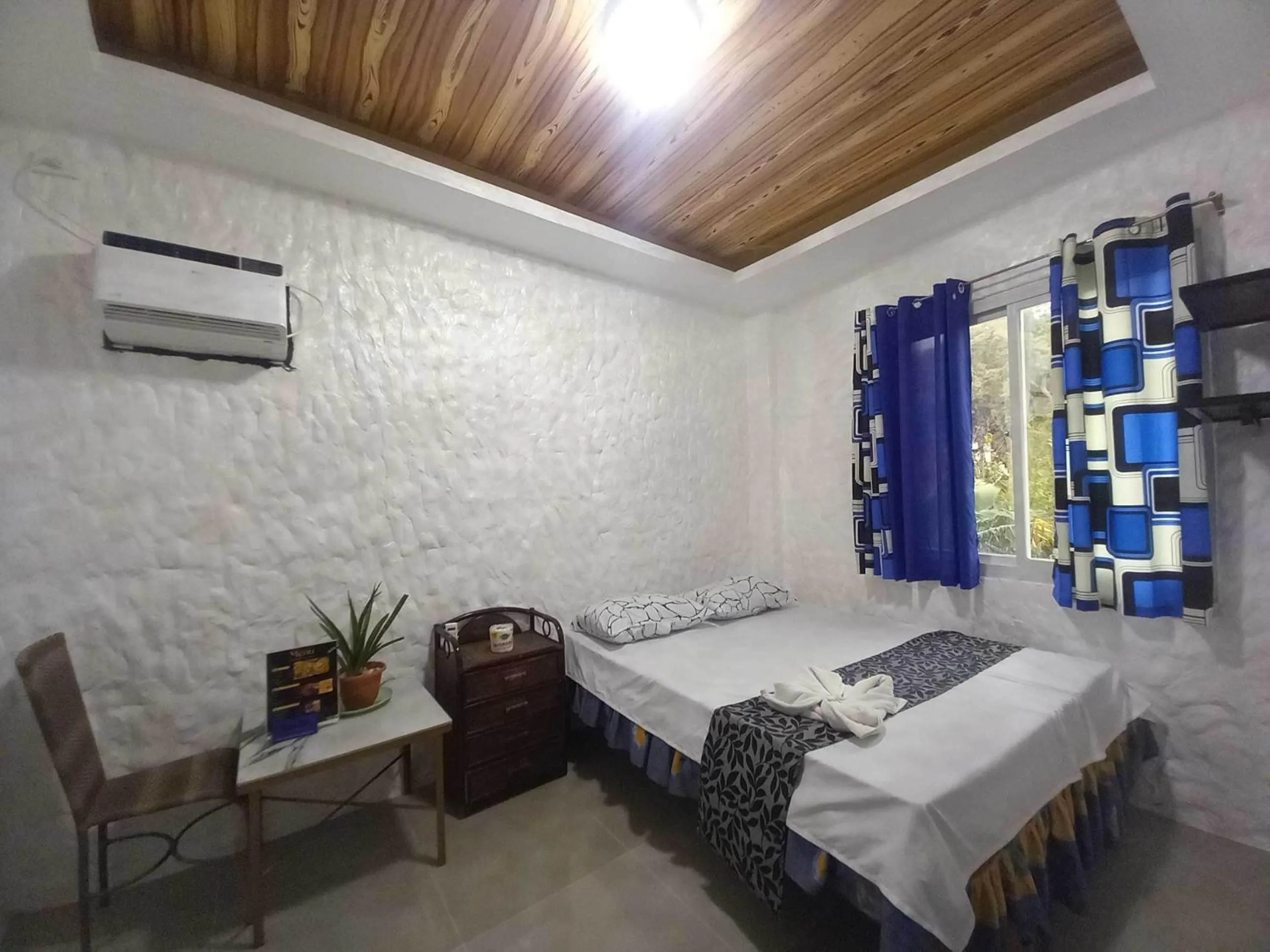 Bedroom, Bed in OYO 1130 Thrivers Hometel