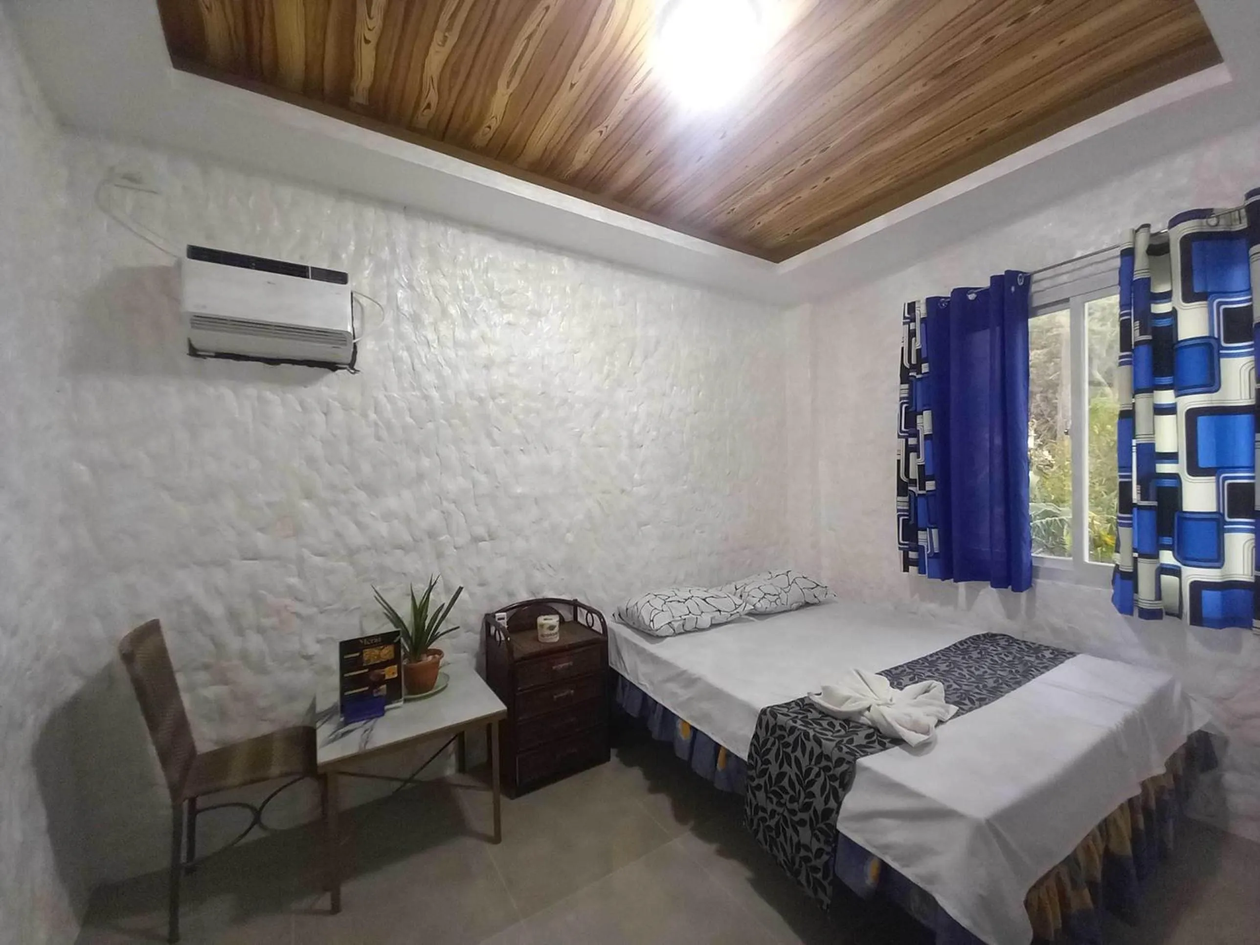 Bedroom, Bed in OYO 1130 Thrivers Hometel