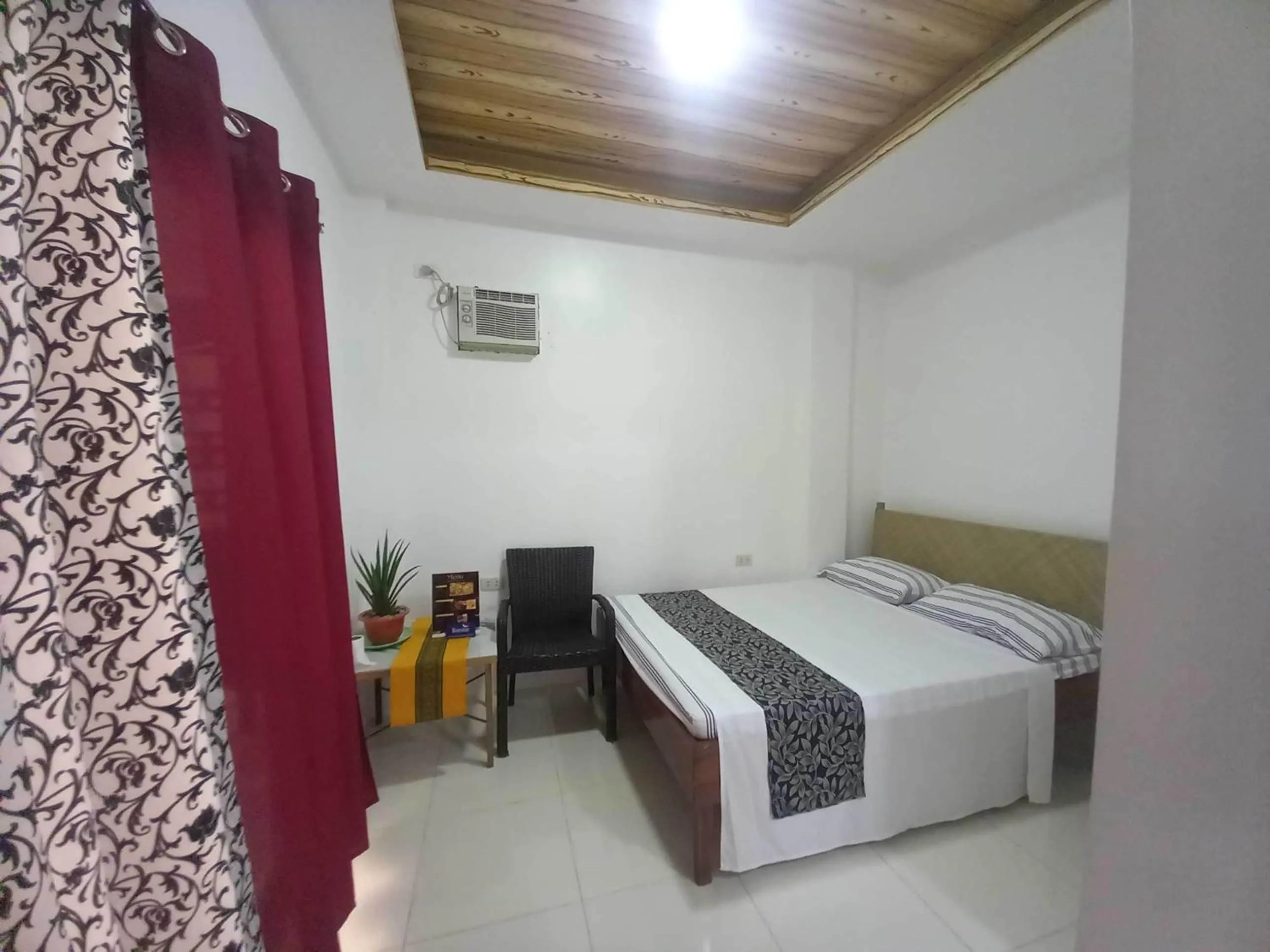 Bedroom, Bed in OYO 1130 Thrivers Hometel