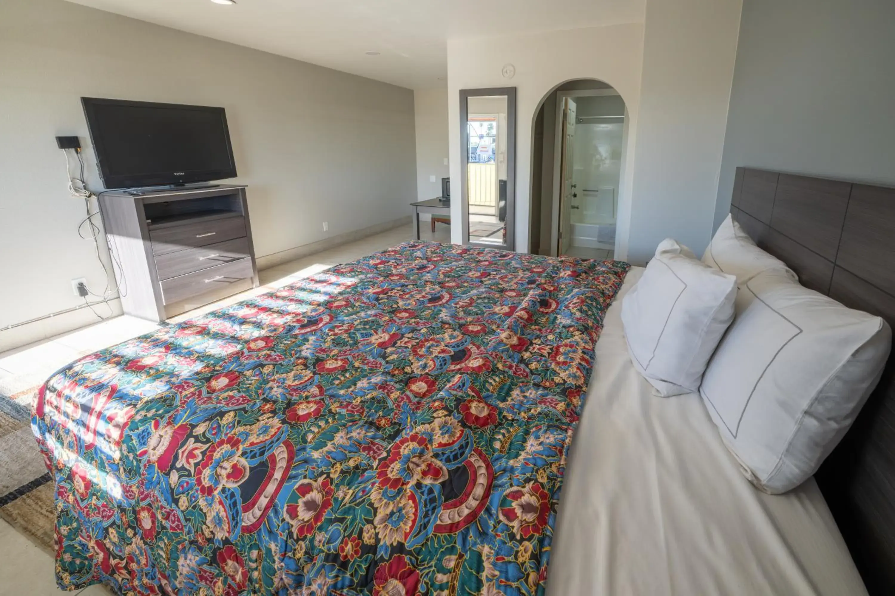 Bedroom, Bed in Motel 7 By OYO Near Phoenix Airport Bedroom, Bed in Motel 7 By OYO Near Phoenix Airport