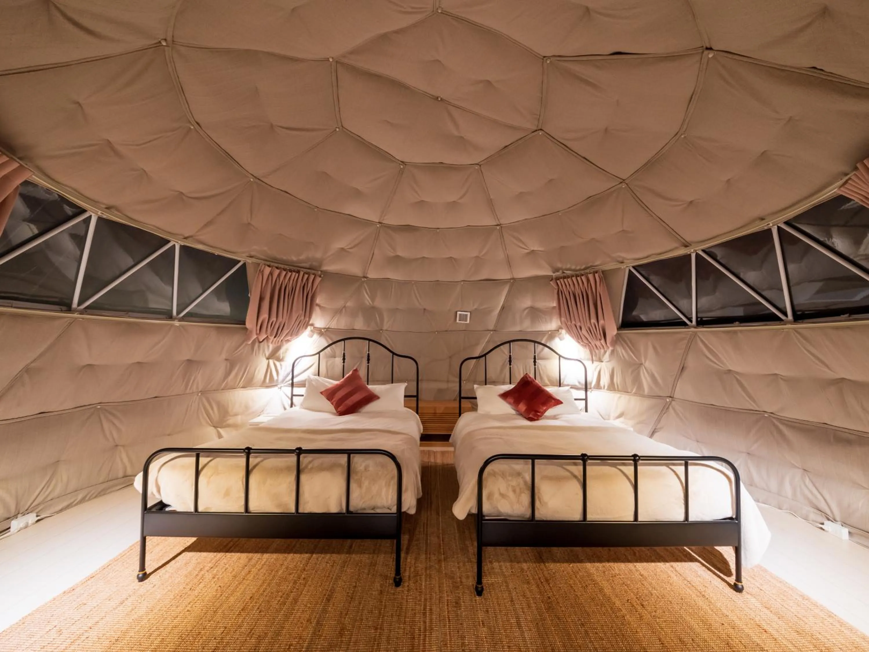 Bed in GLAMPROOK Futtsu BRISTOL HILL