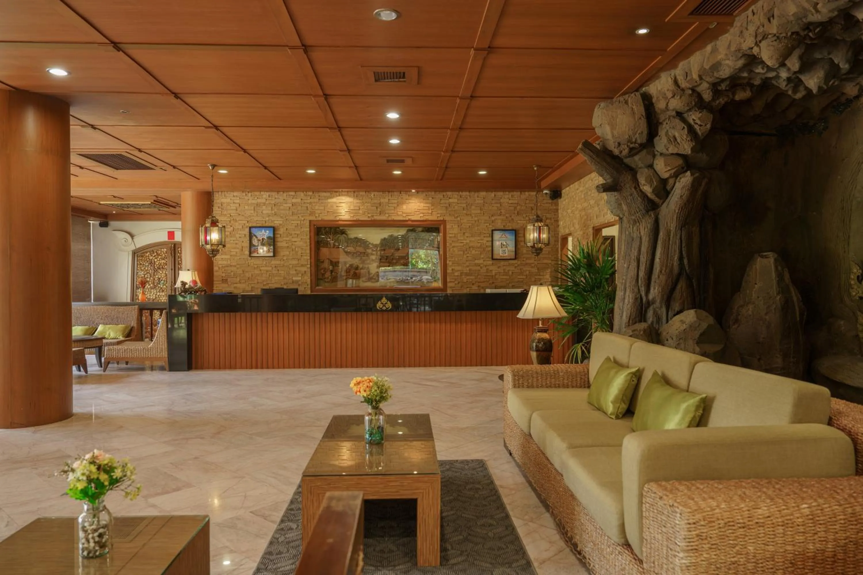 Lobby or reception in iCheck inn Thapra