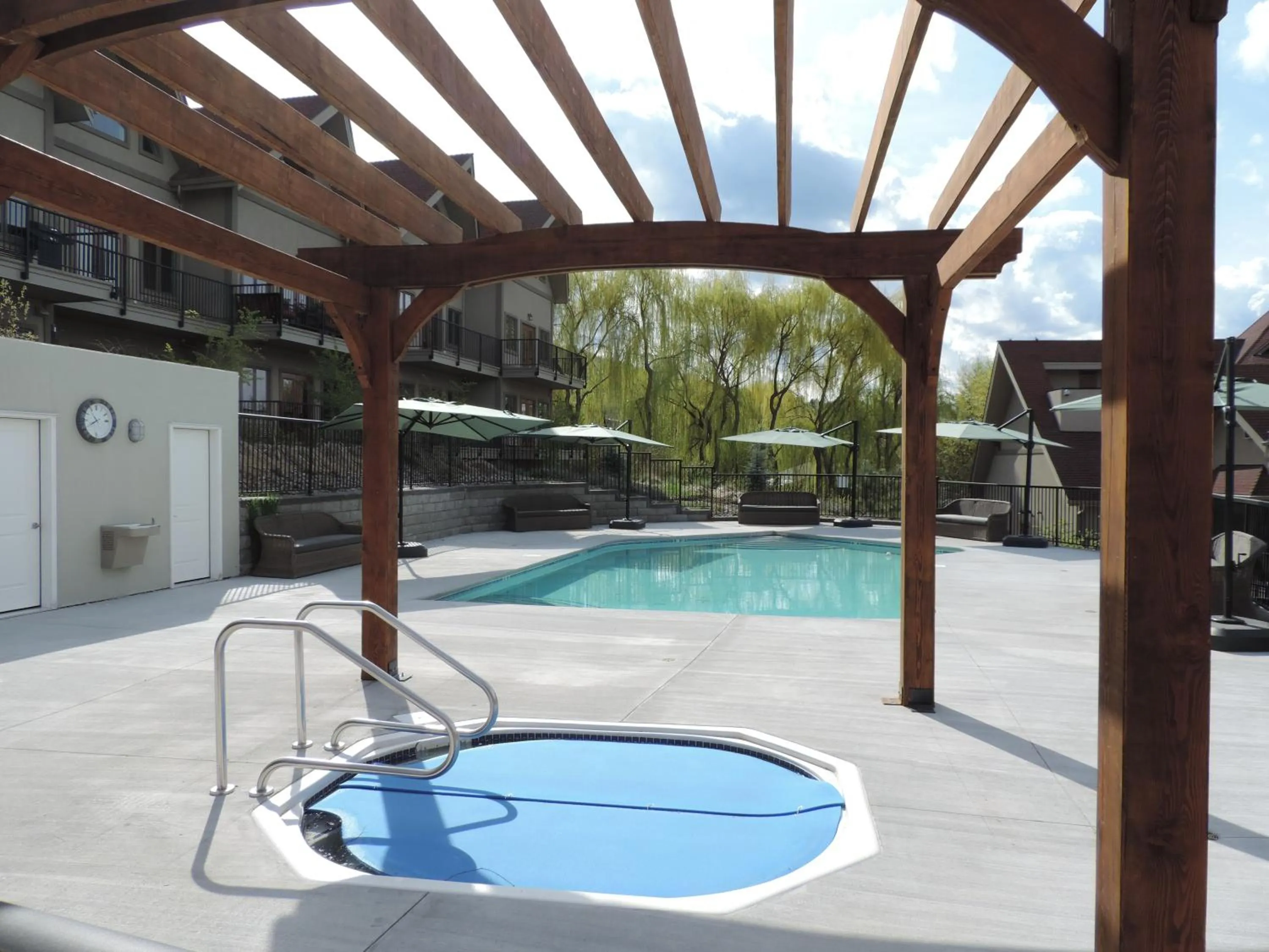Hot Tub in The Castle at Swan Lake