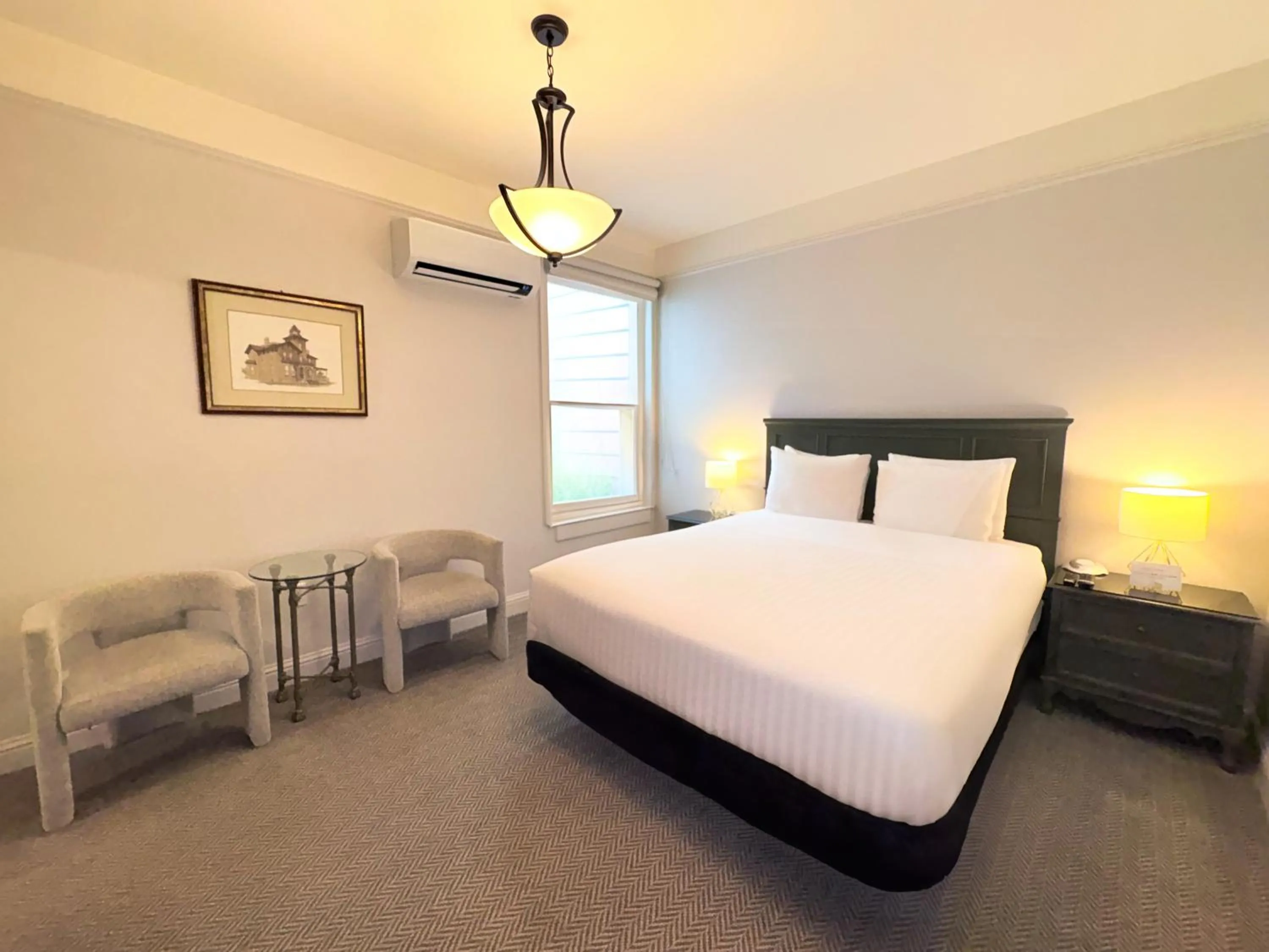 Bed in The Grove Inn