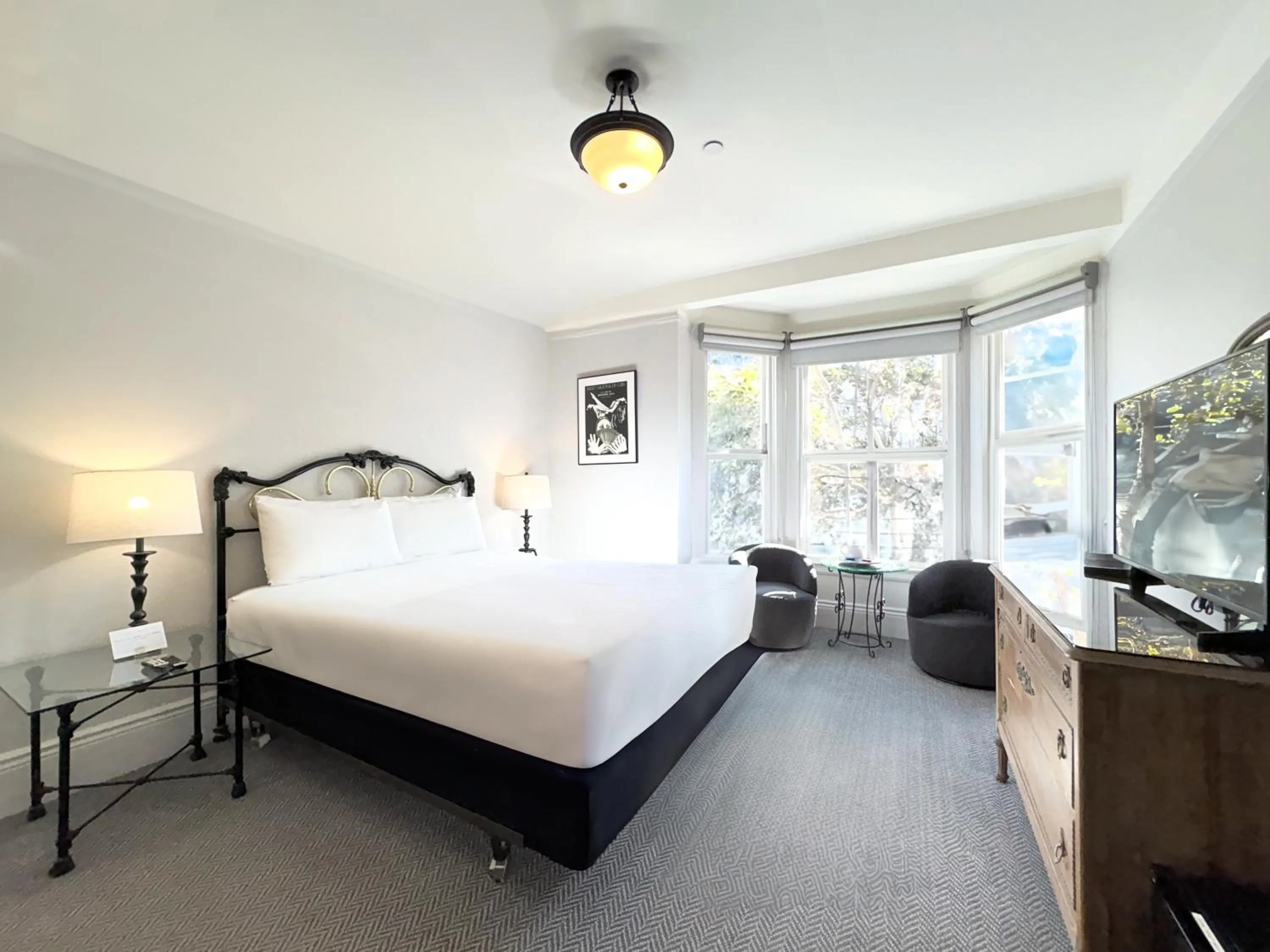 Bed in The Grove Inn