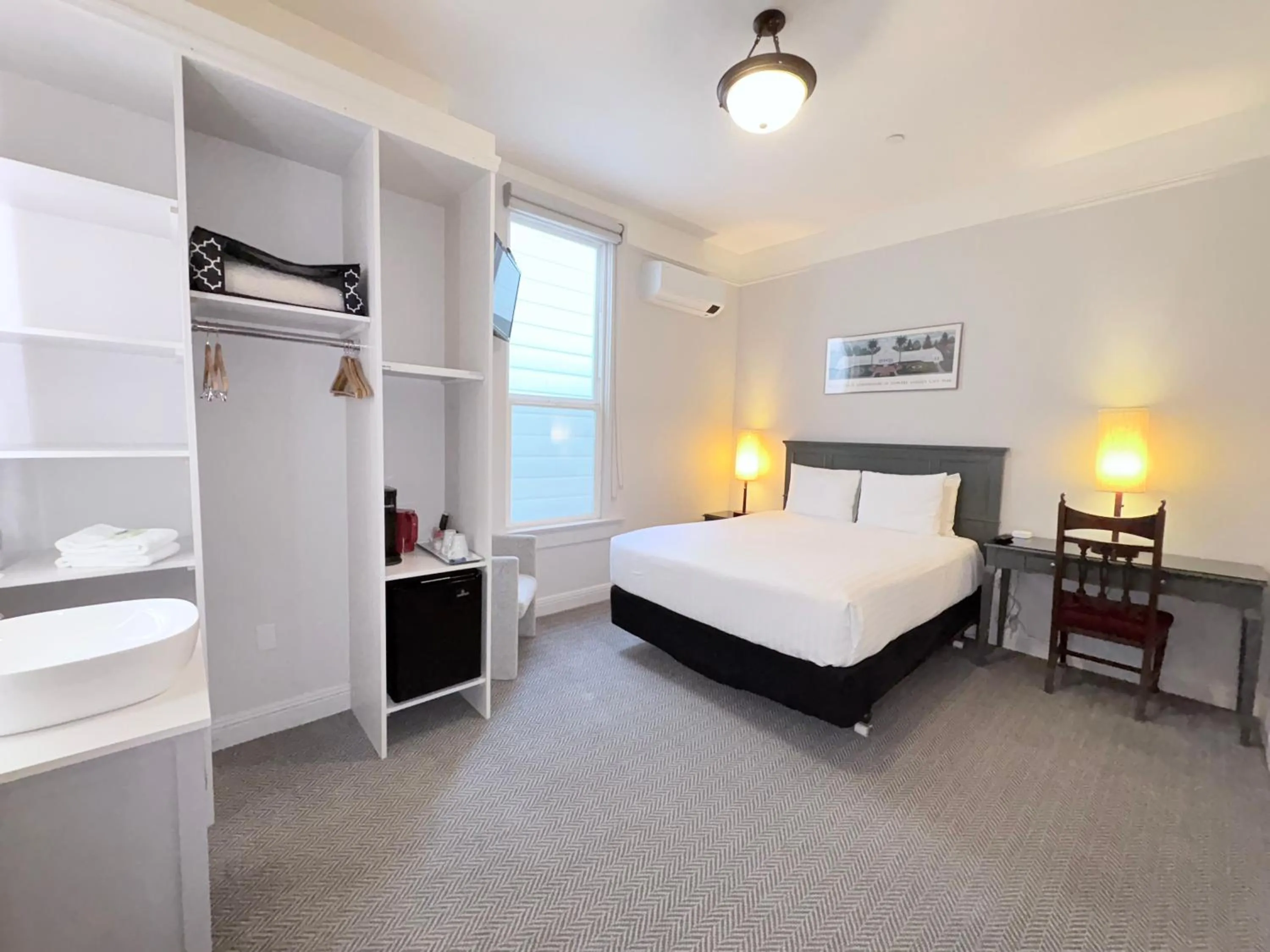 Bed in The Grove Inn