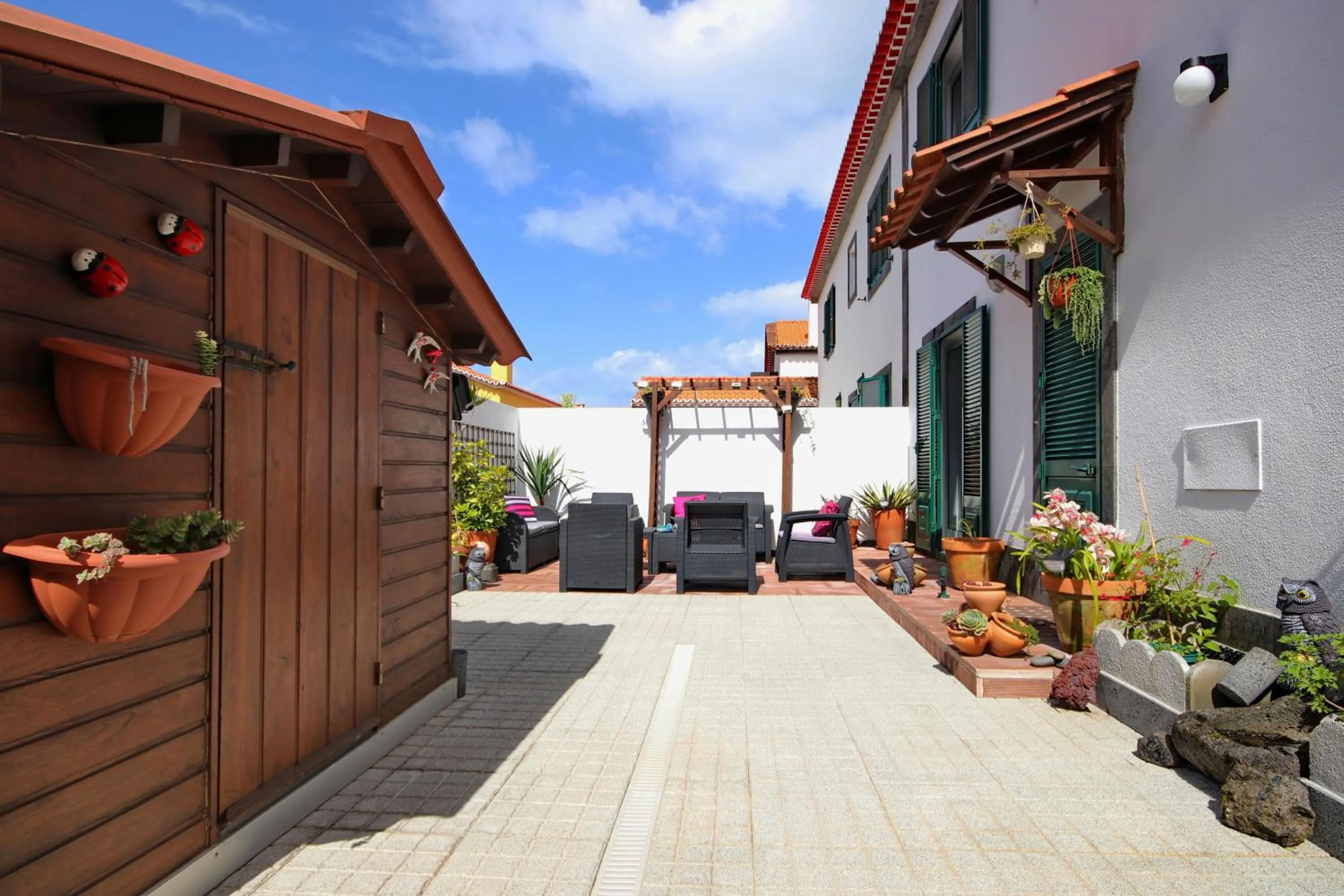 Property building in Casa da Flor
