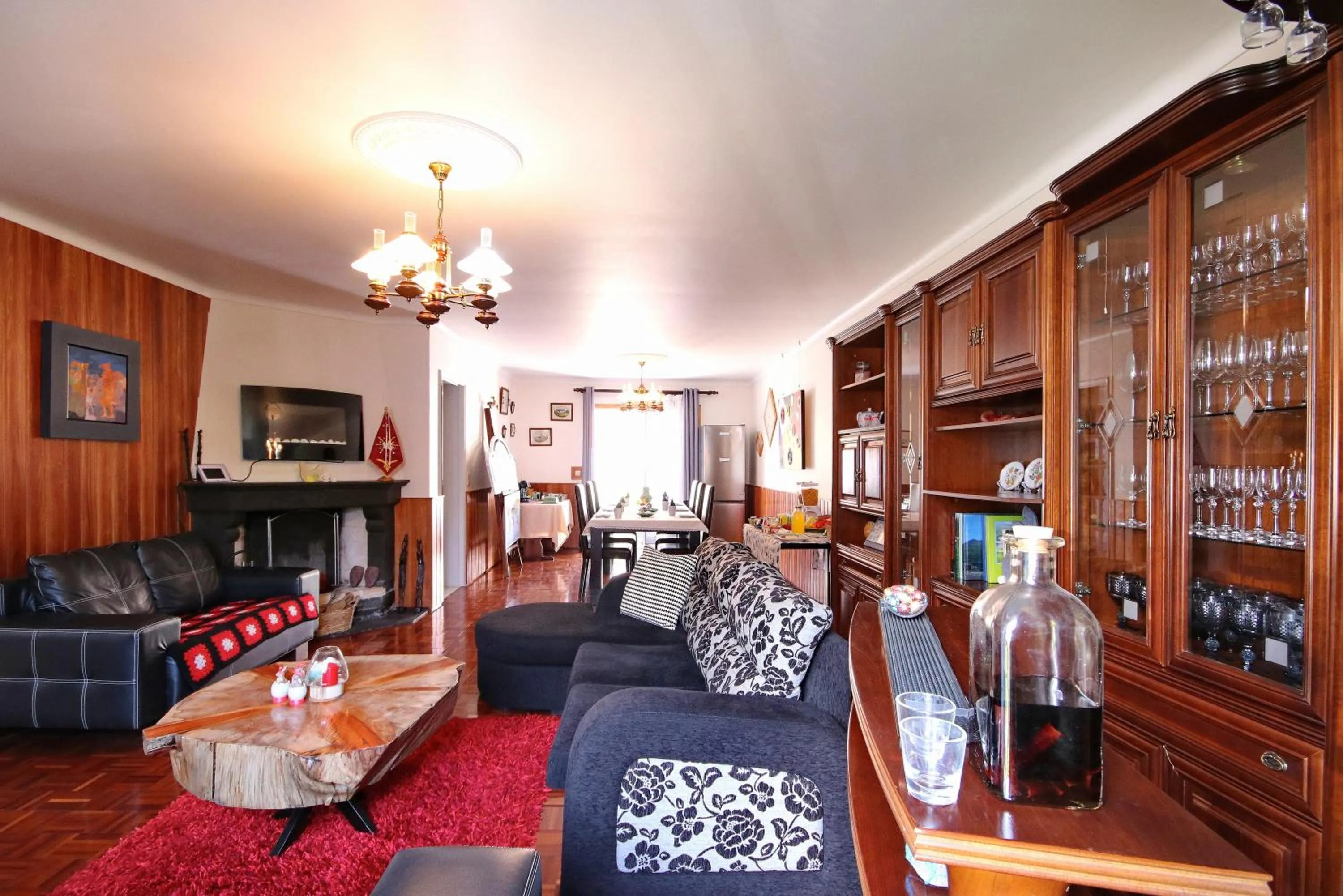 Communal lounge/ TV room in Casa da Flor
