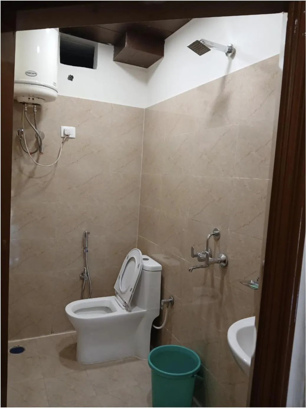 Shower in Jaiswal Home Stay