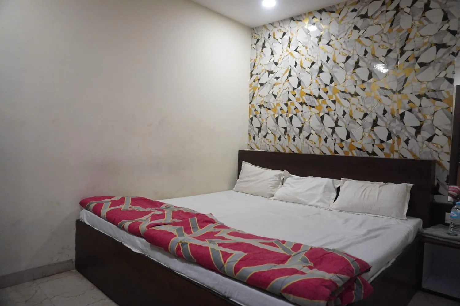 Shreenath Hotel