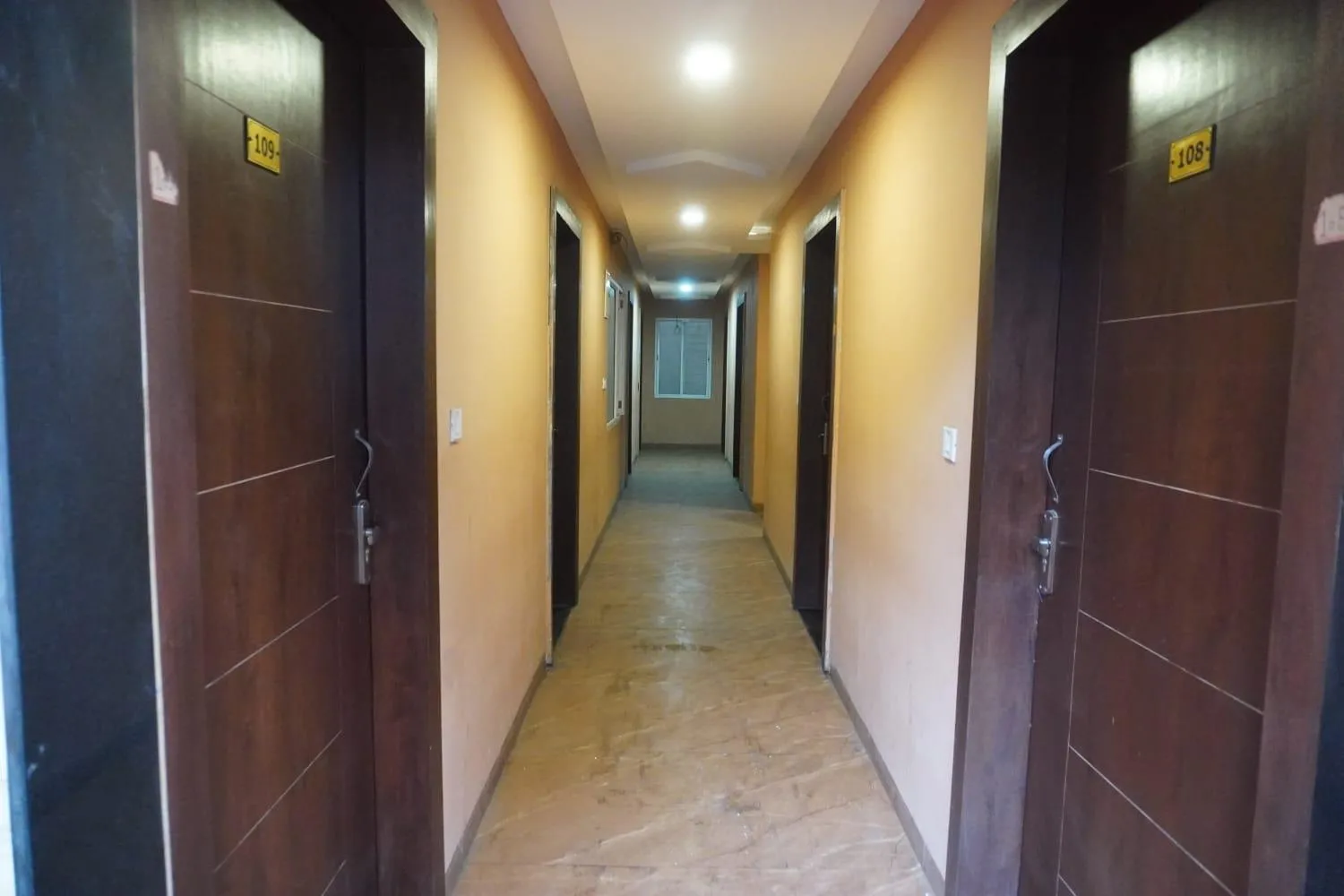 Shreenath Hotel