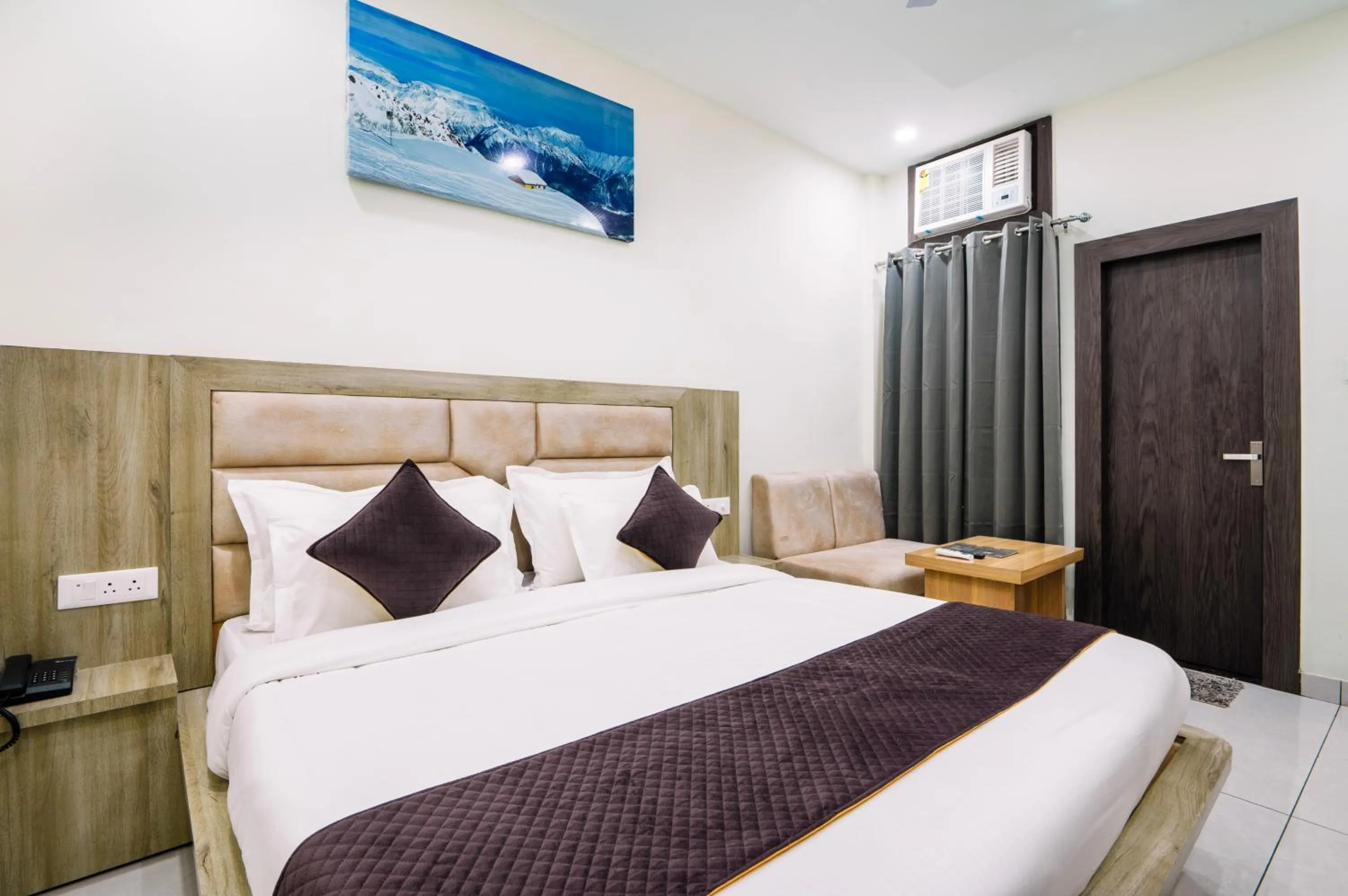 Bed in Hotel The Katra Avenue