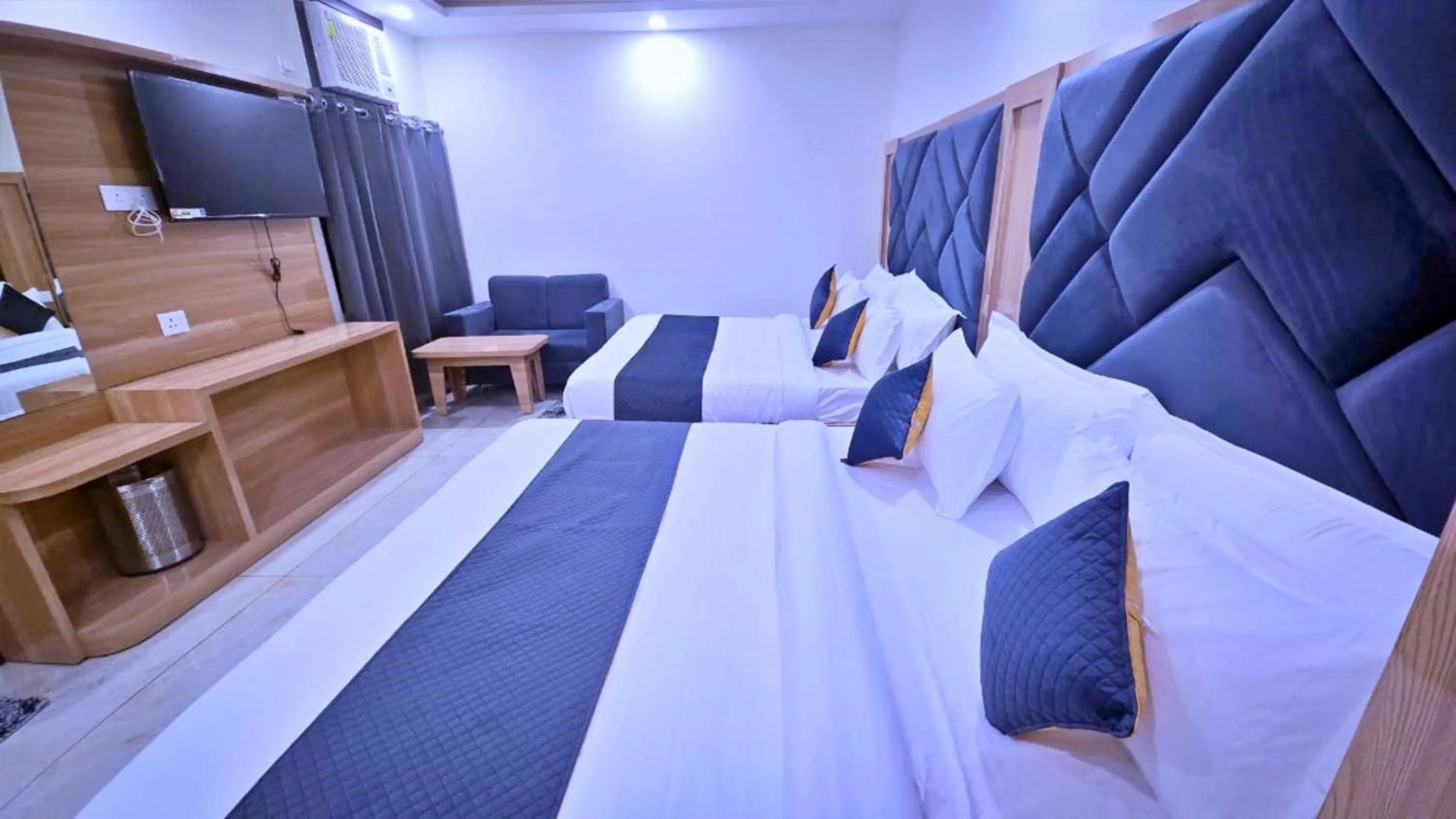 Bed in Hotel The Katra Avenue