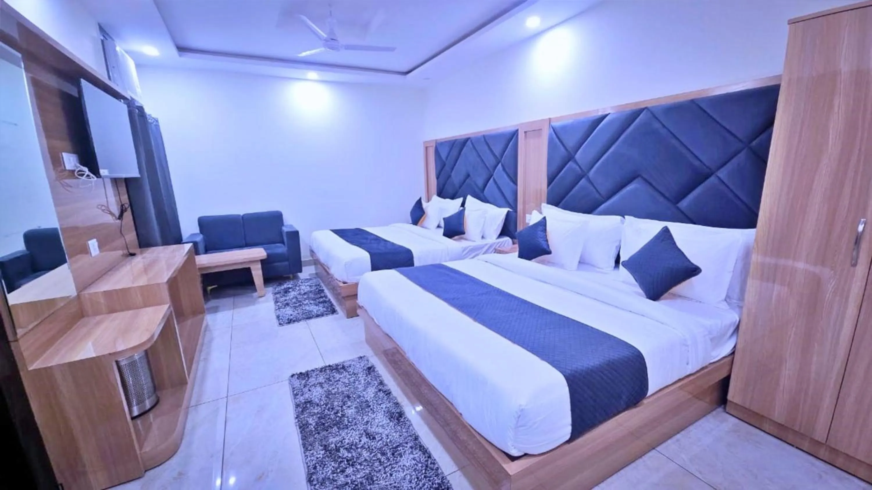 Bed in Hotel The Katra Avenue