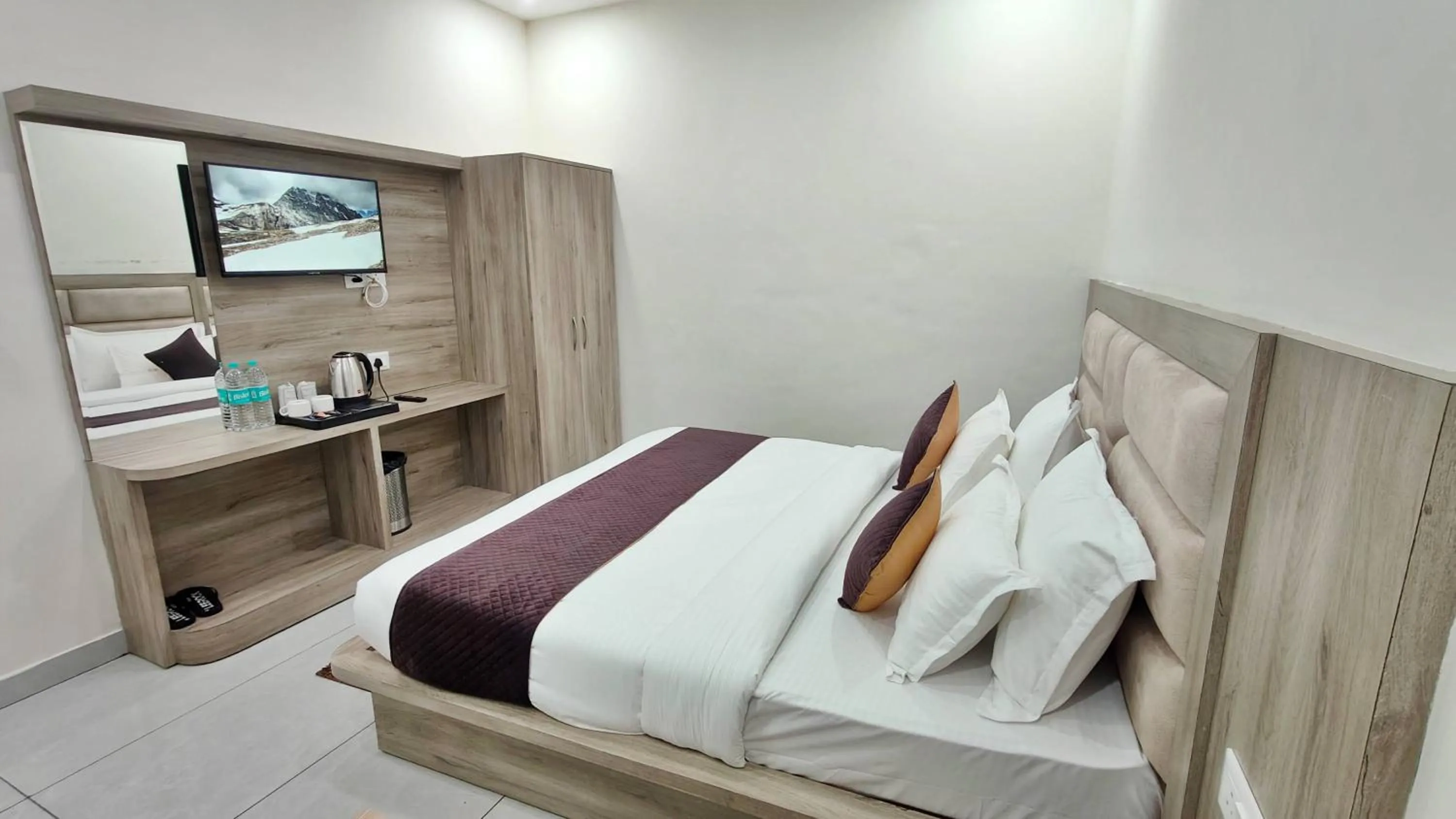 Bedroom, Bed in Hotel The Katra Avenue