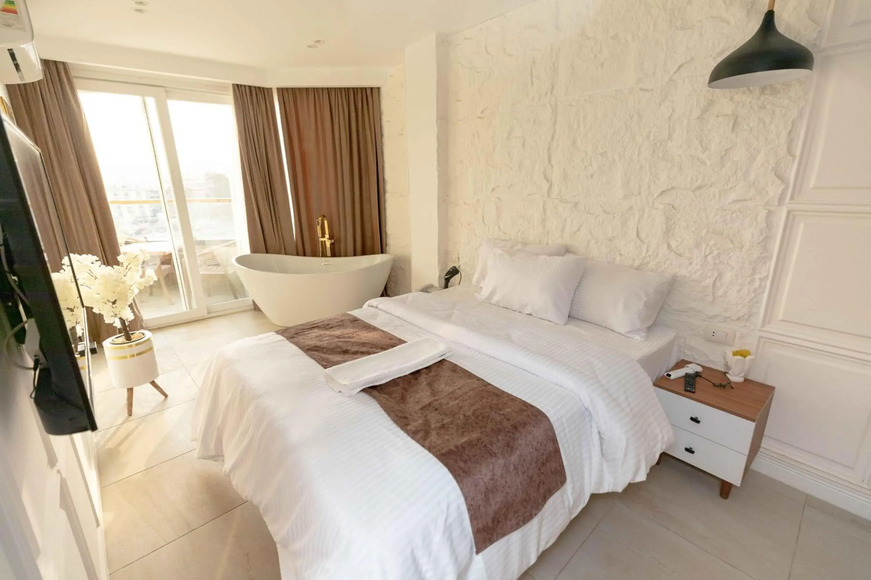 Bed in Eyes Of Egypt Pyramids View Boutique Hotel Bed in Eyes Of Egypt Pyramids View Boutique Hotel