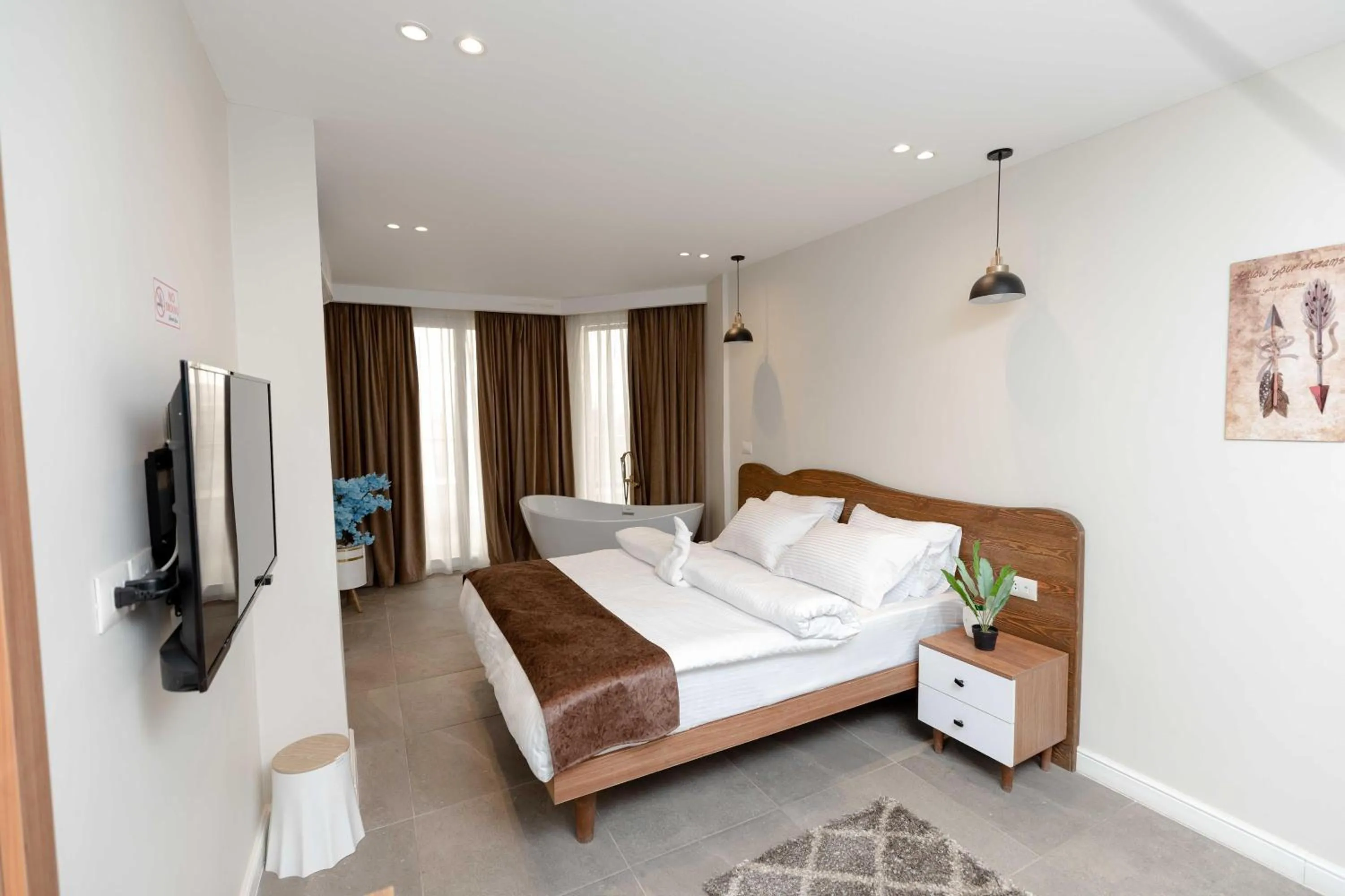 Bed in Eyes Of Egypt Pyramids View Boutique Hotel