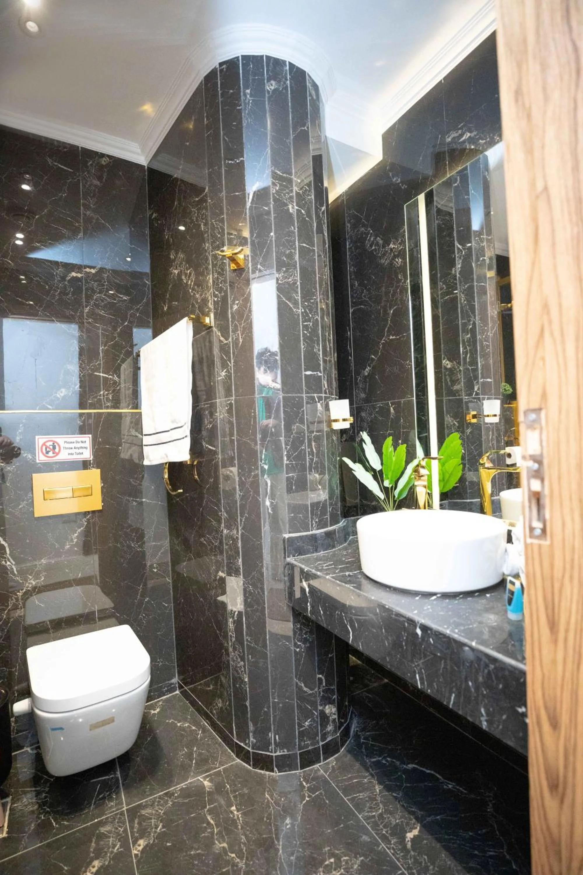 Shower in Eyes Of Egypt Pyramids View Boutique Hotel