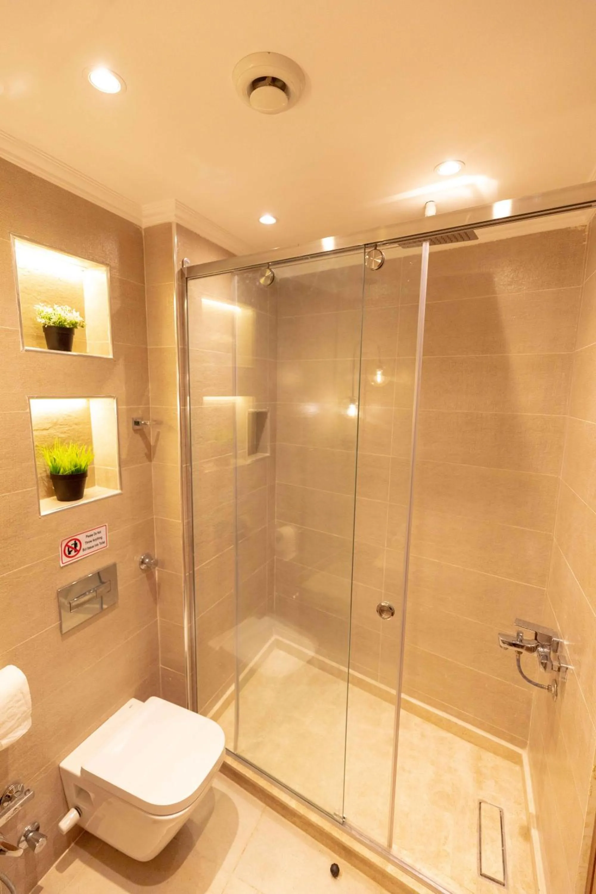 Shower in Eyes Of Egypt Pyramids View Boutique Hotel