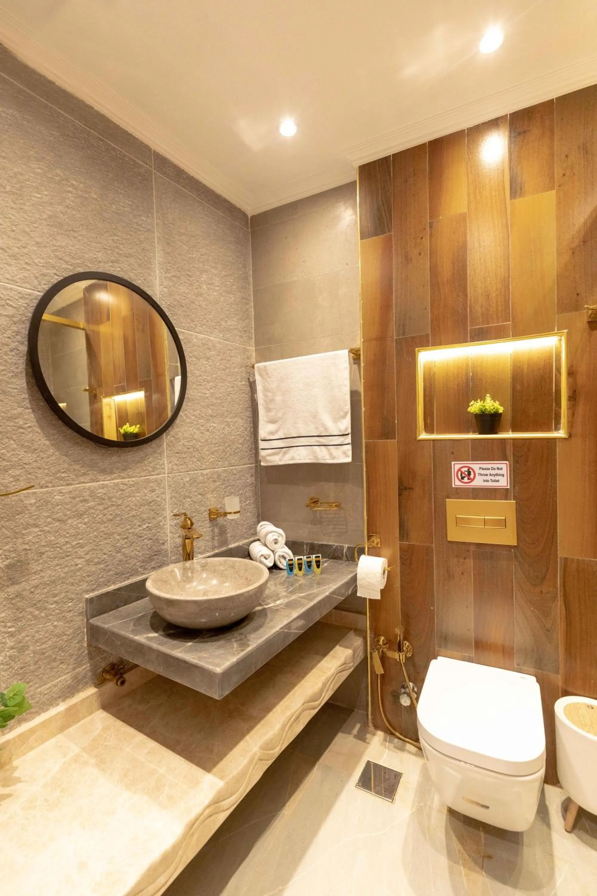 Shower in Eyes Of Egypt Pyramids View Boutique Hotel