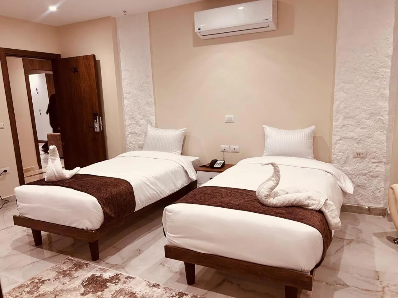 Bed in Eyes Of Egypt Pyramids View Boutique Hotel