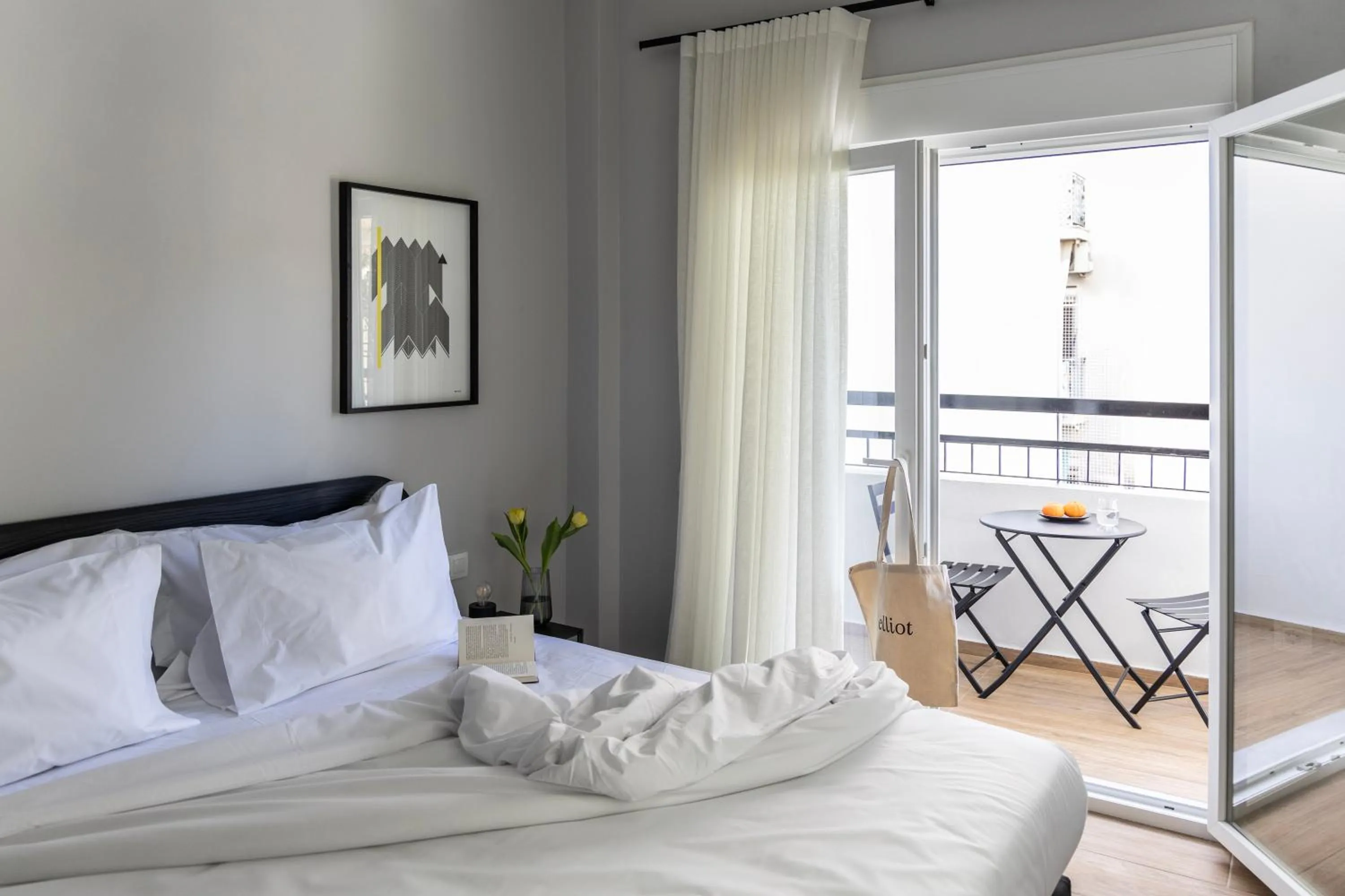 Bed in Elliot Petralona, Athens