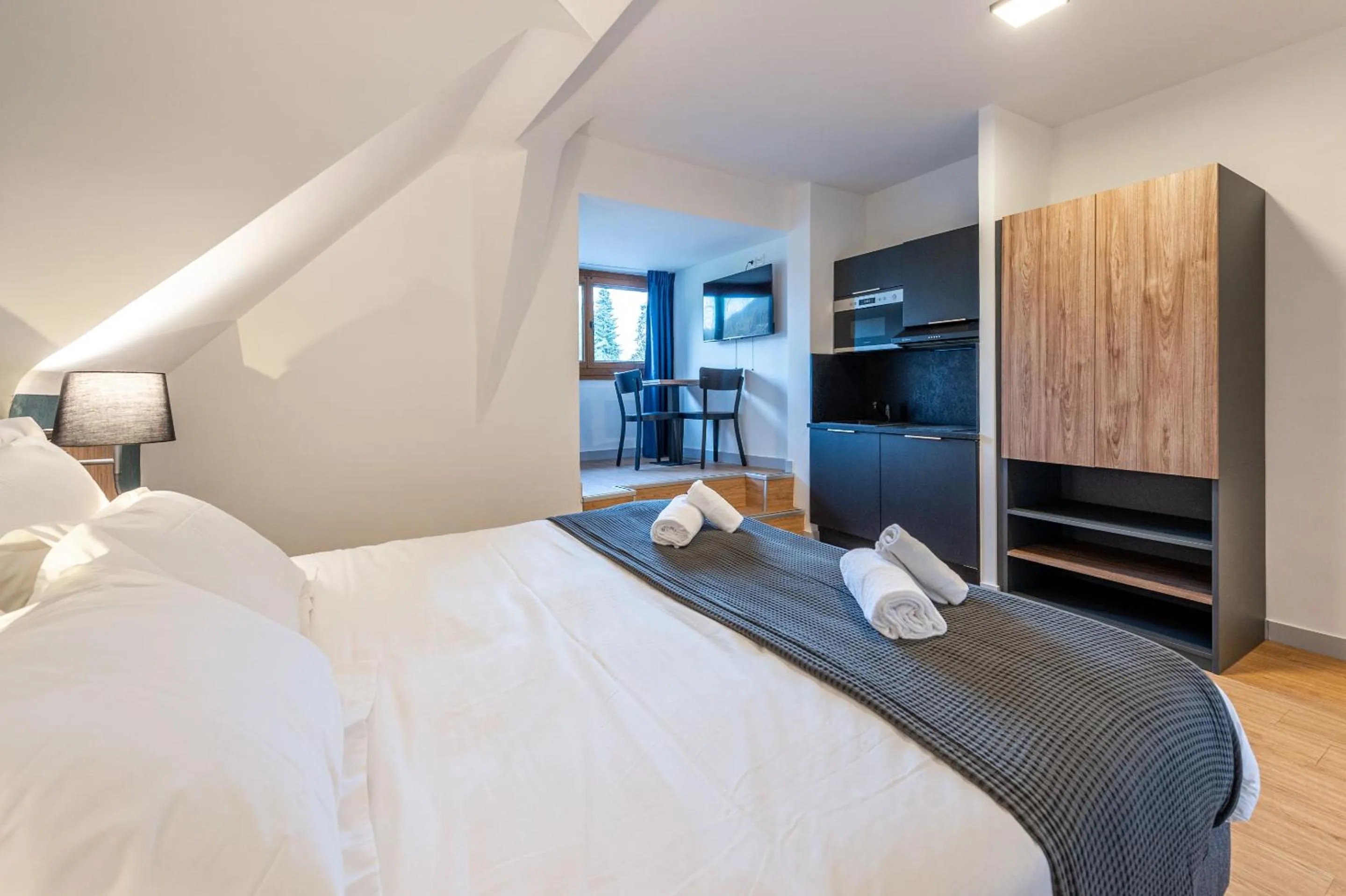 Bedroom, Bed in Les Tonnelles